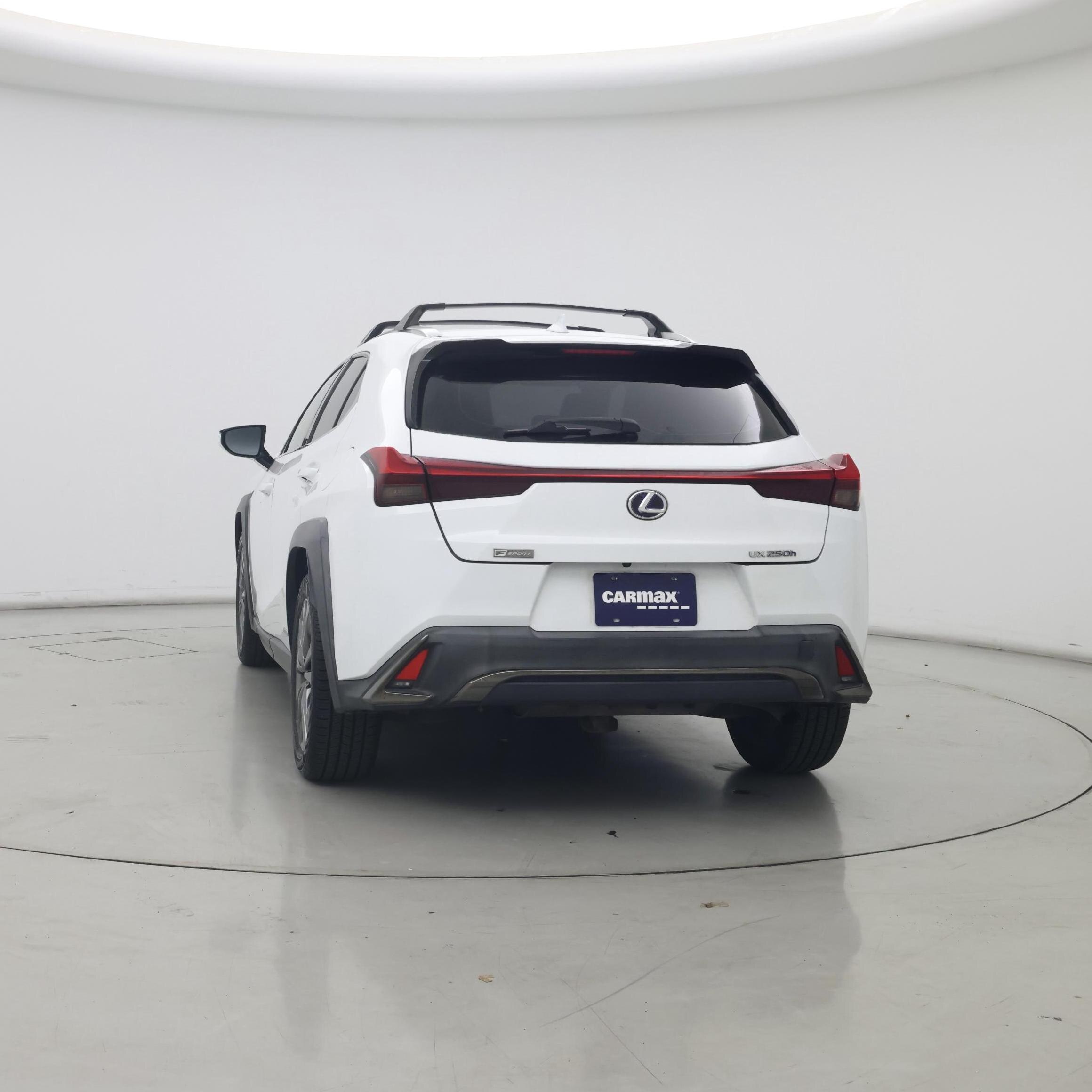 Thumbnail: 2020 Lexus UX - 6