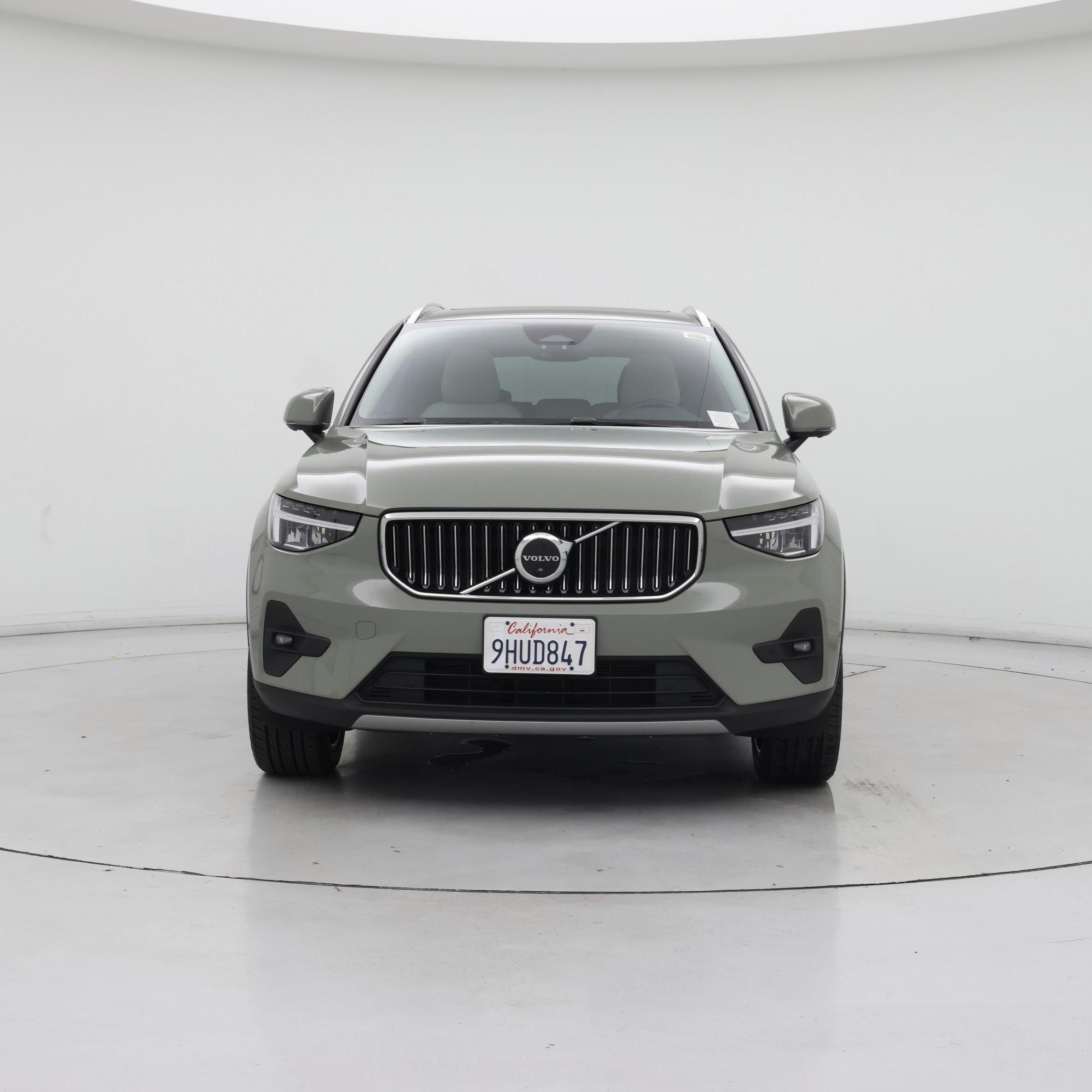 Thumbnail: 2023 Volvo XC40 - 5