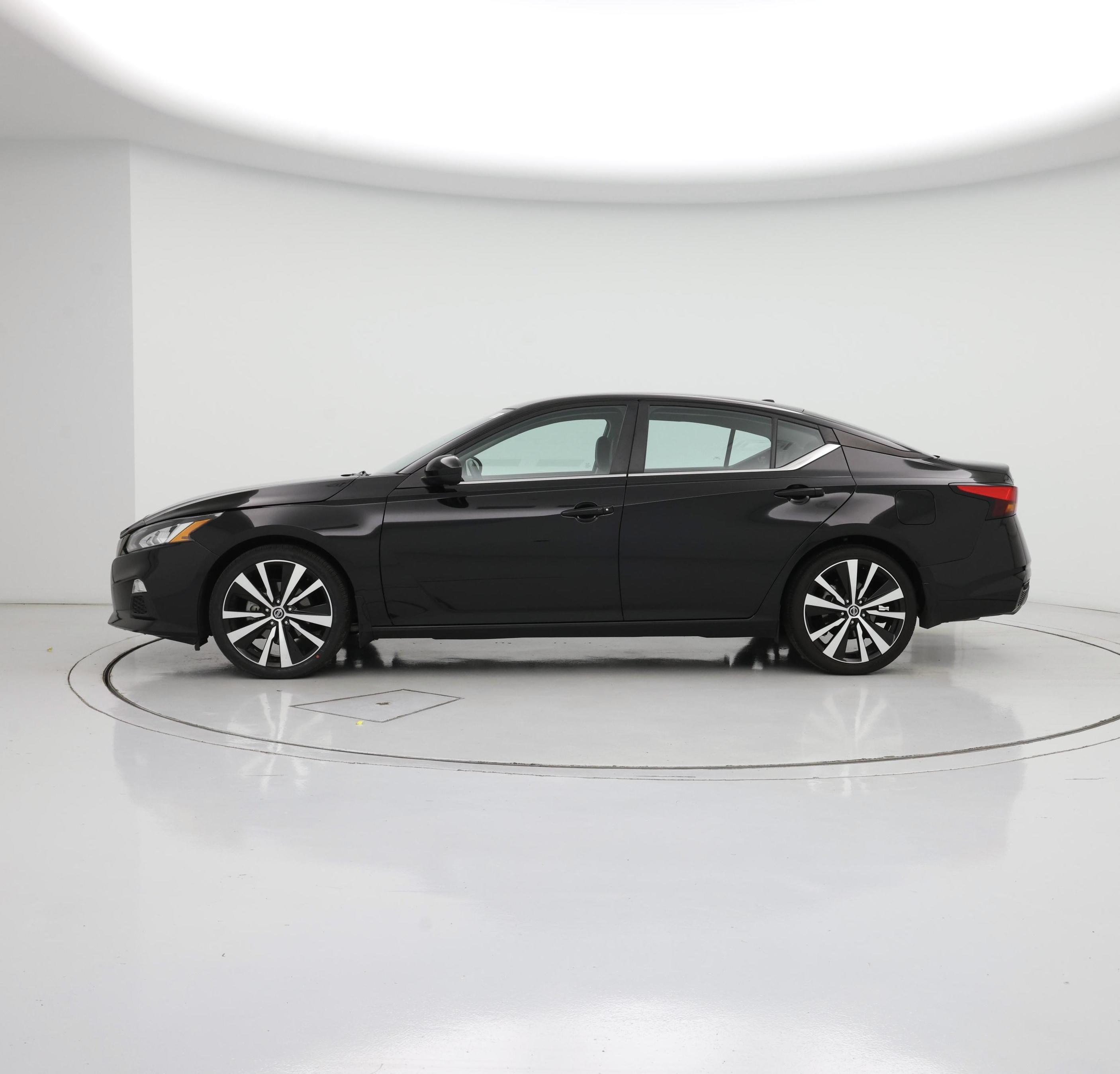 Thumbnail: 2022 Nissan Altima - 3