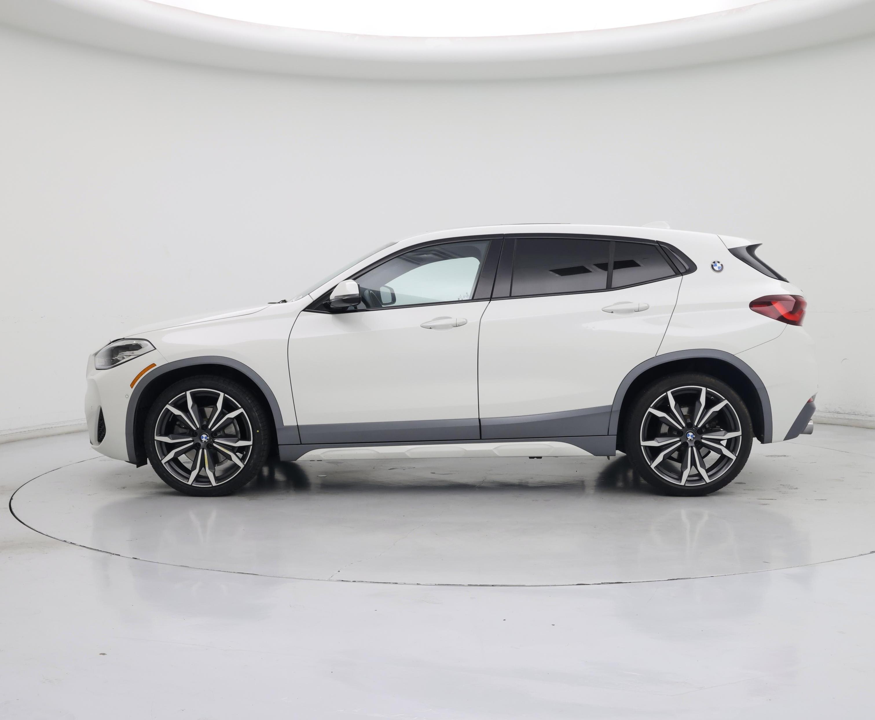Thumbnail: 2021 BMW X2 - 3
