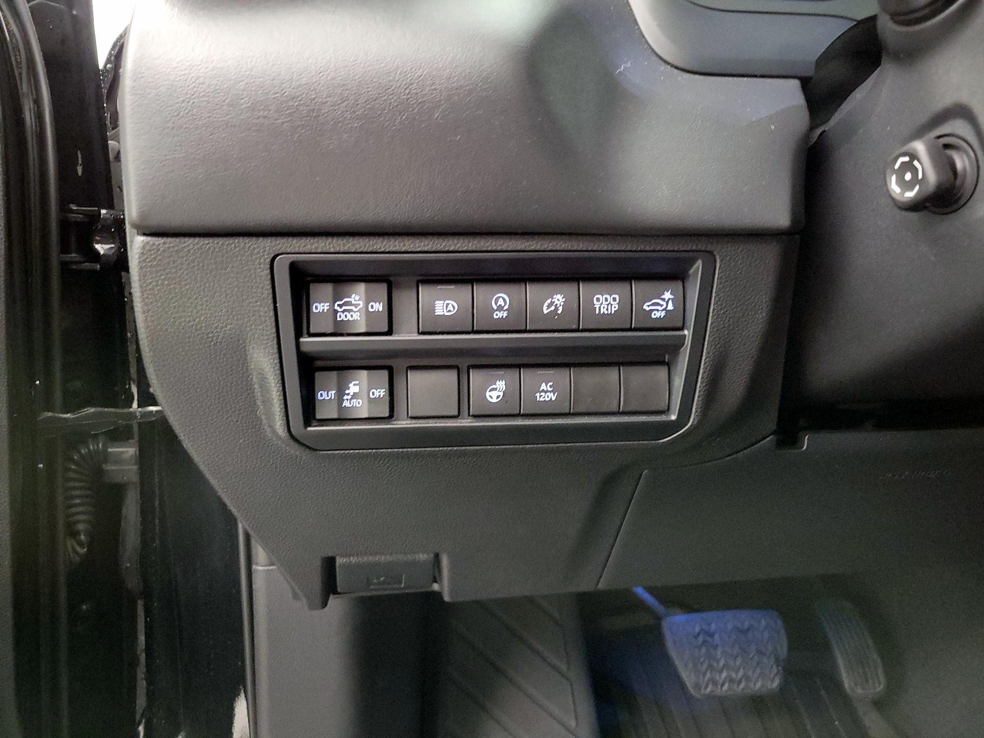 Thumbnail: 2023 Toyota Tundra - 13