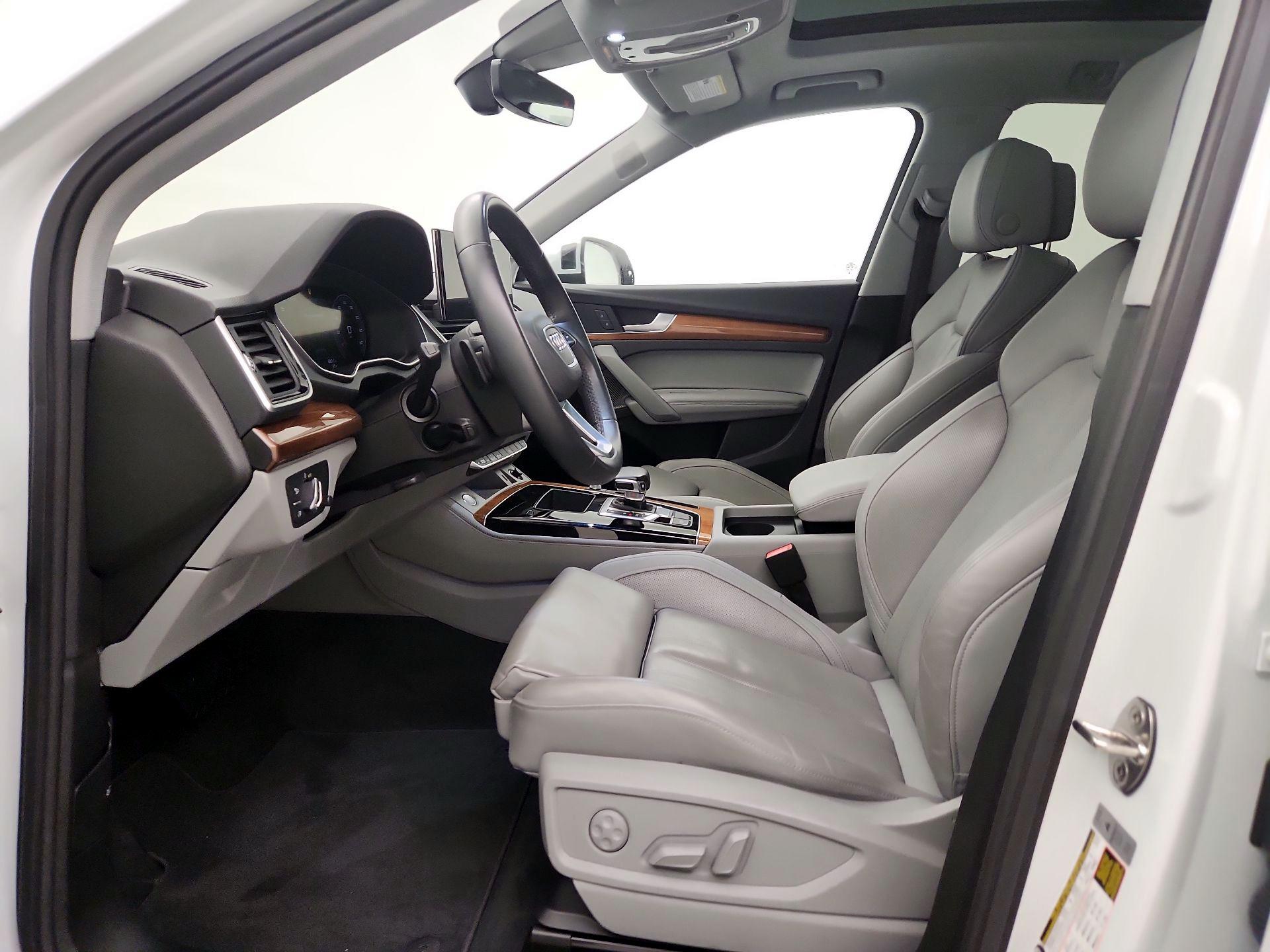 Thumbnail: 2023 Audi Q5 - 11
