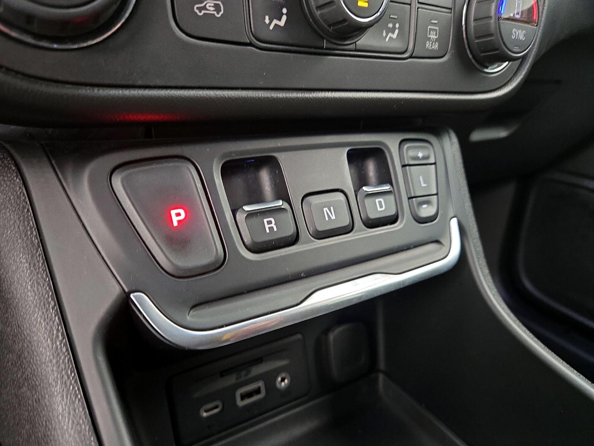 Thumbnail: 2020 GMC Terrain - 18