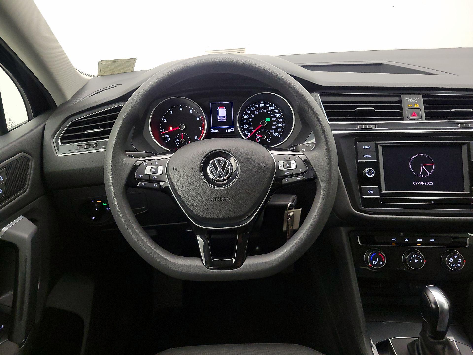 Thumbnail: 2019 Volkswagen Tiguan - 10