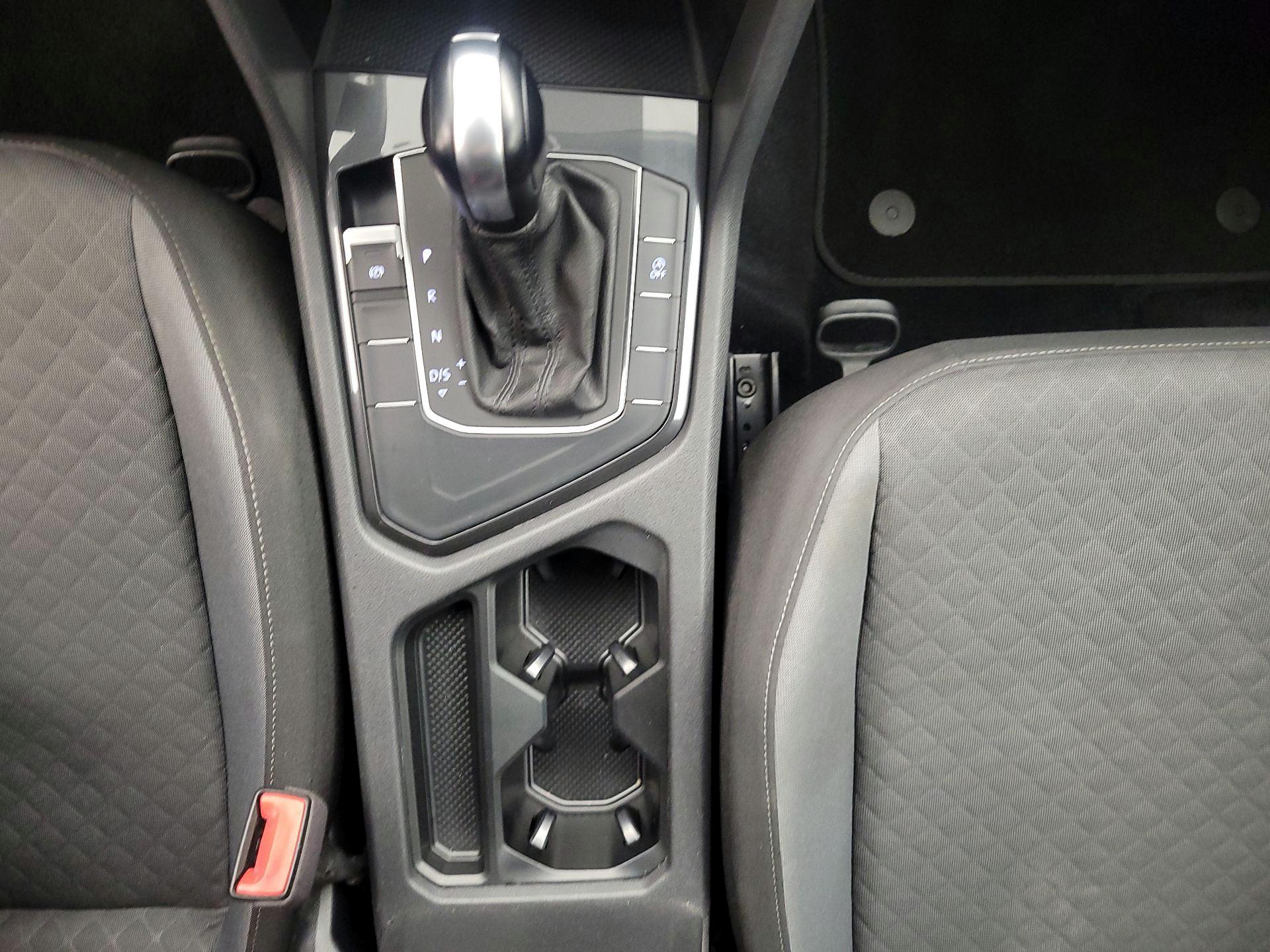 Thumbnail: 2019 Volkswagen Tiguan - 17