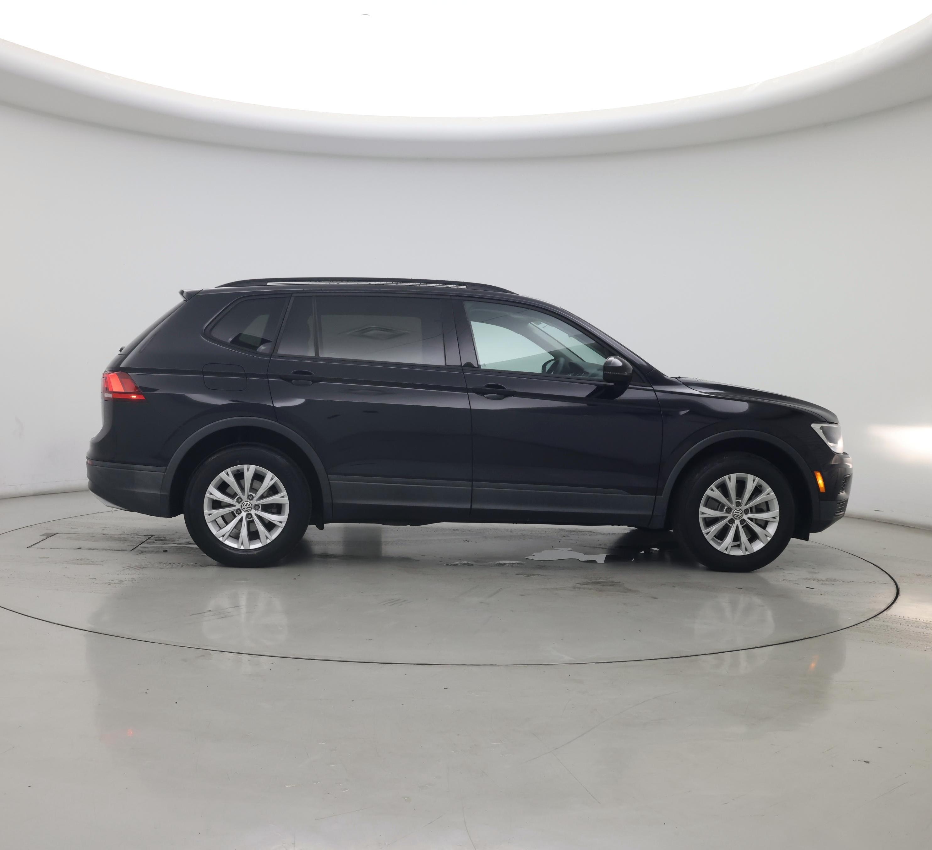 Thumbnail: 2019 Volkswagen Tiguan - 7