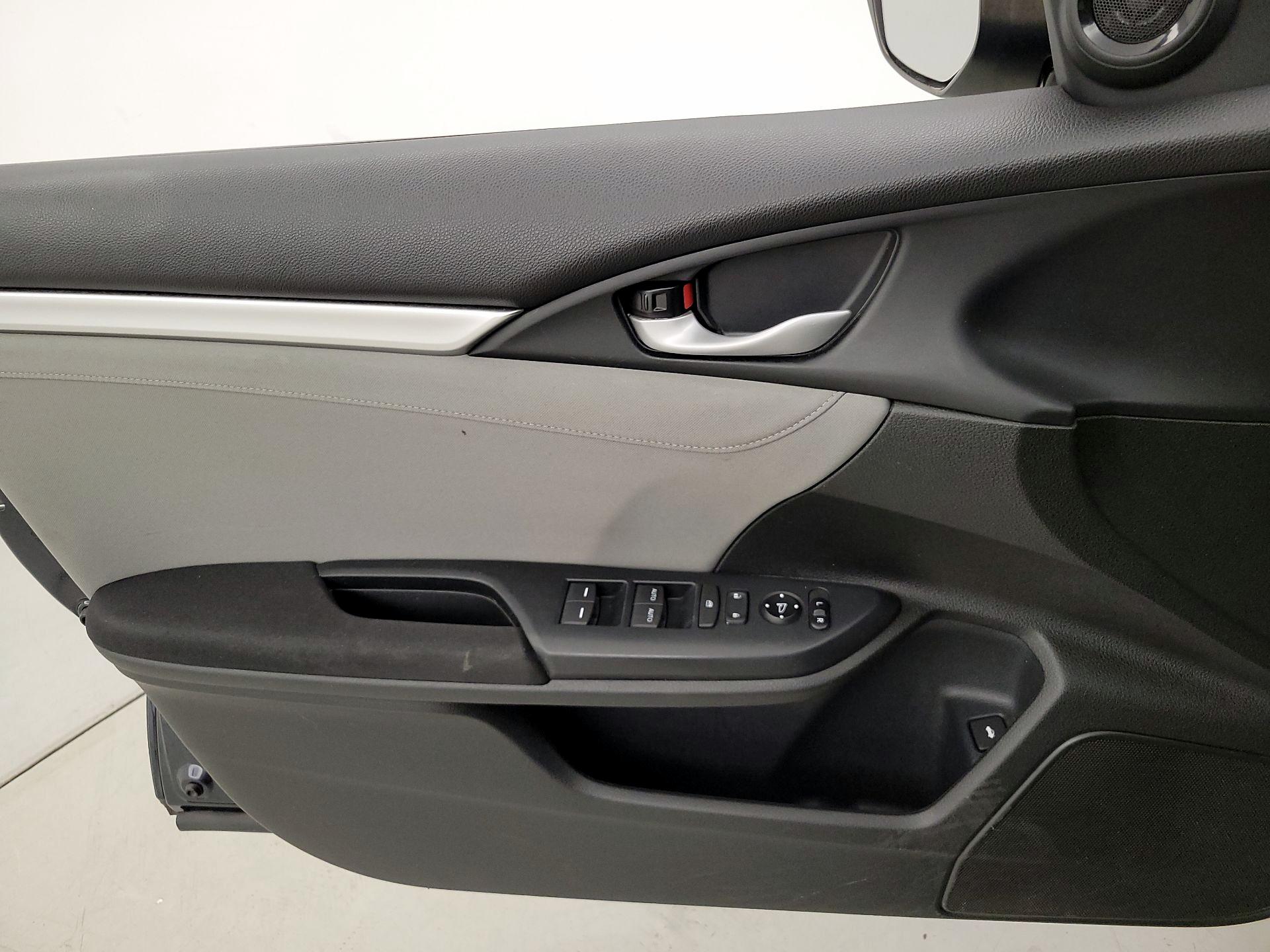 Thumbnail: 2017 Honda Civic - 12