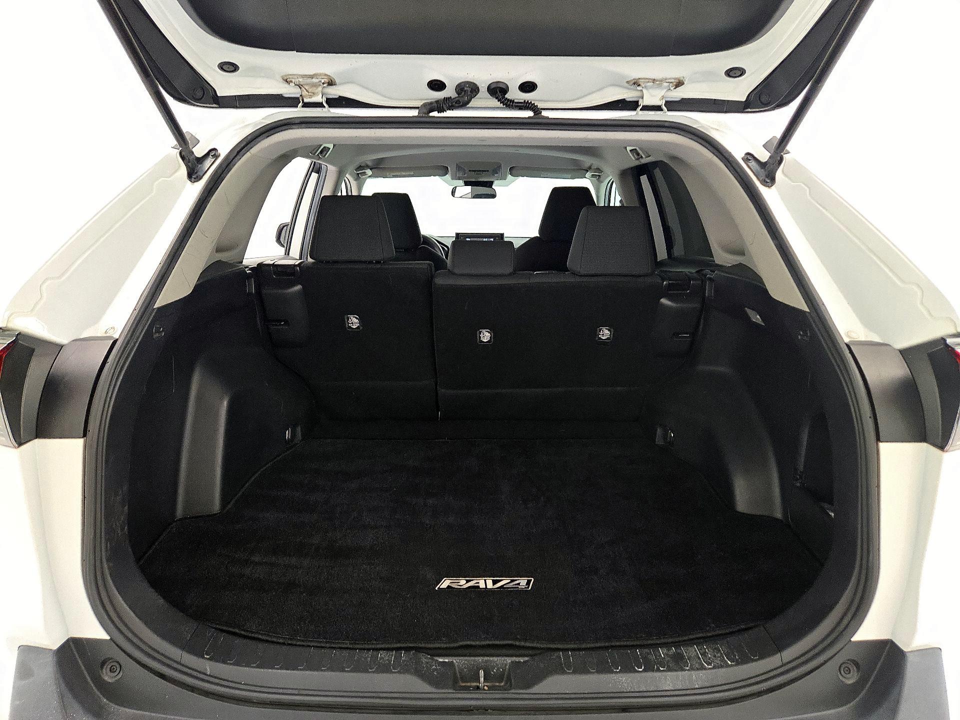Thumbnail: 2020 Toyota RAV4 - 20
