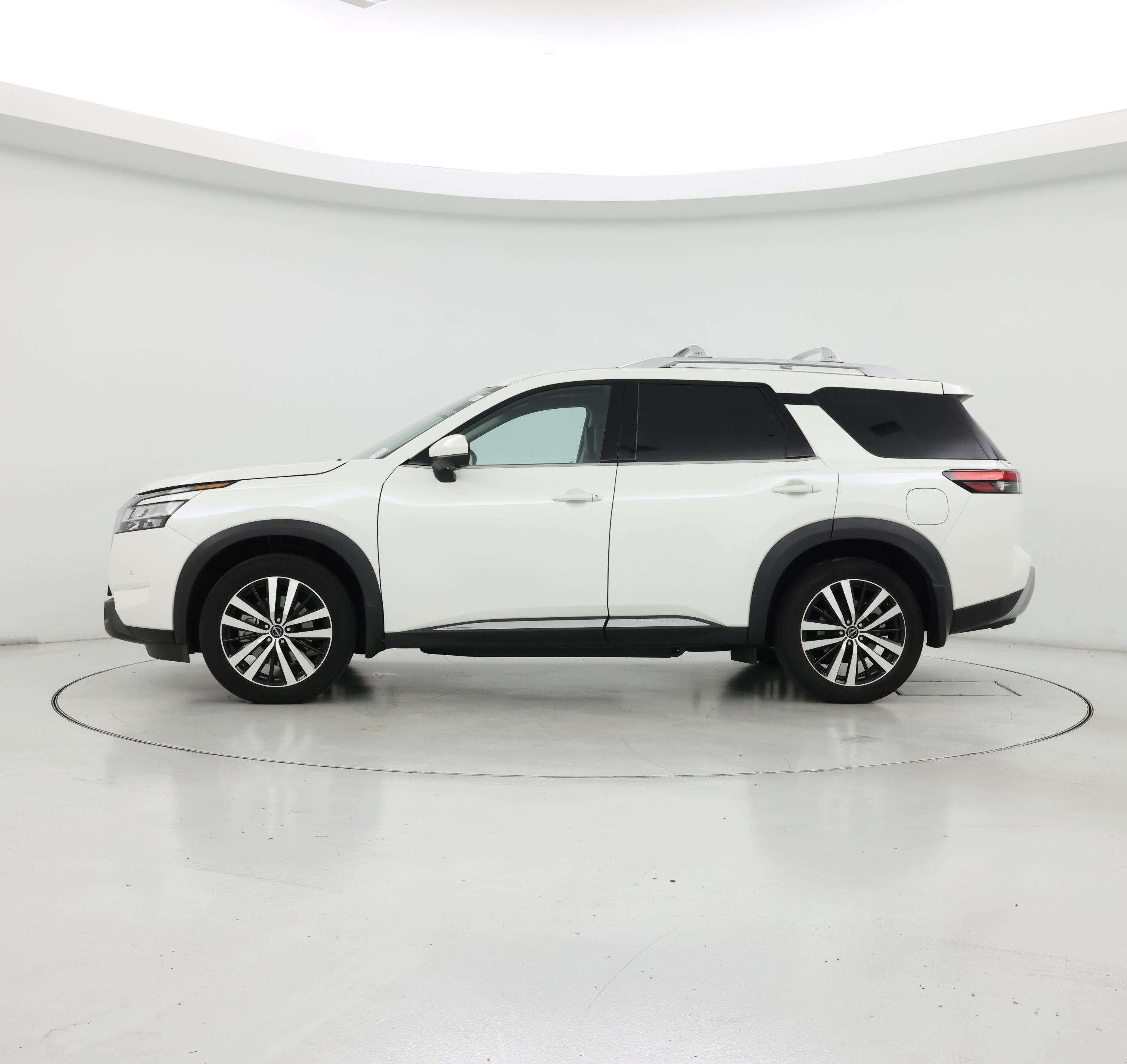 Thumbnail: 2024 Nissan Pathfinder - 3