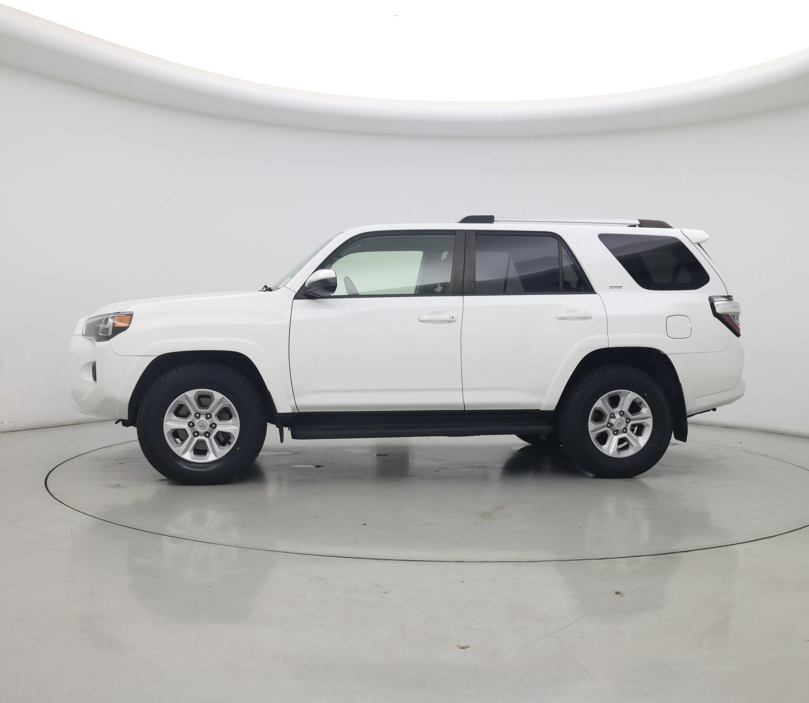 Thumbnail: 2021 Toyota 4Runner - 3
