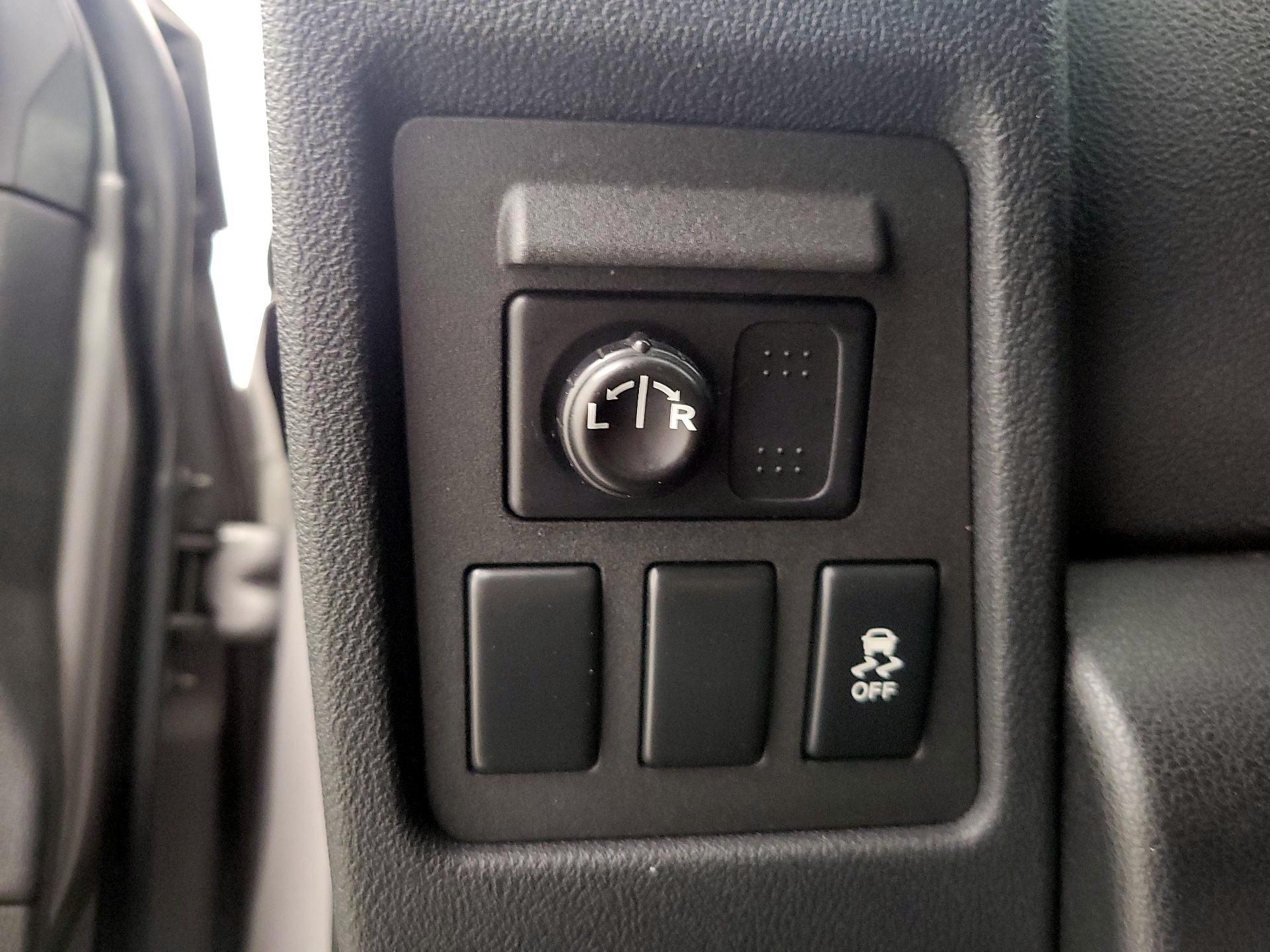 Thumbnail: 2015 Nissan Rogue - 13