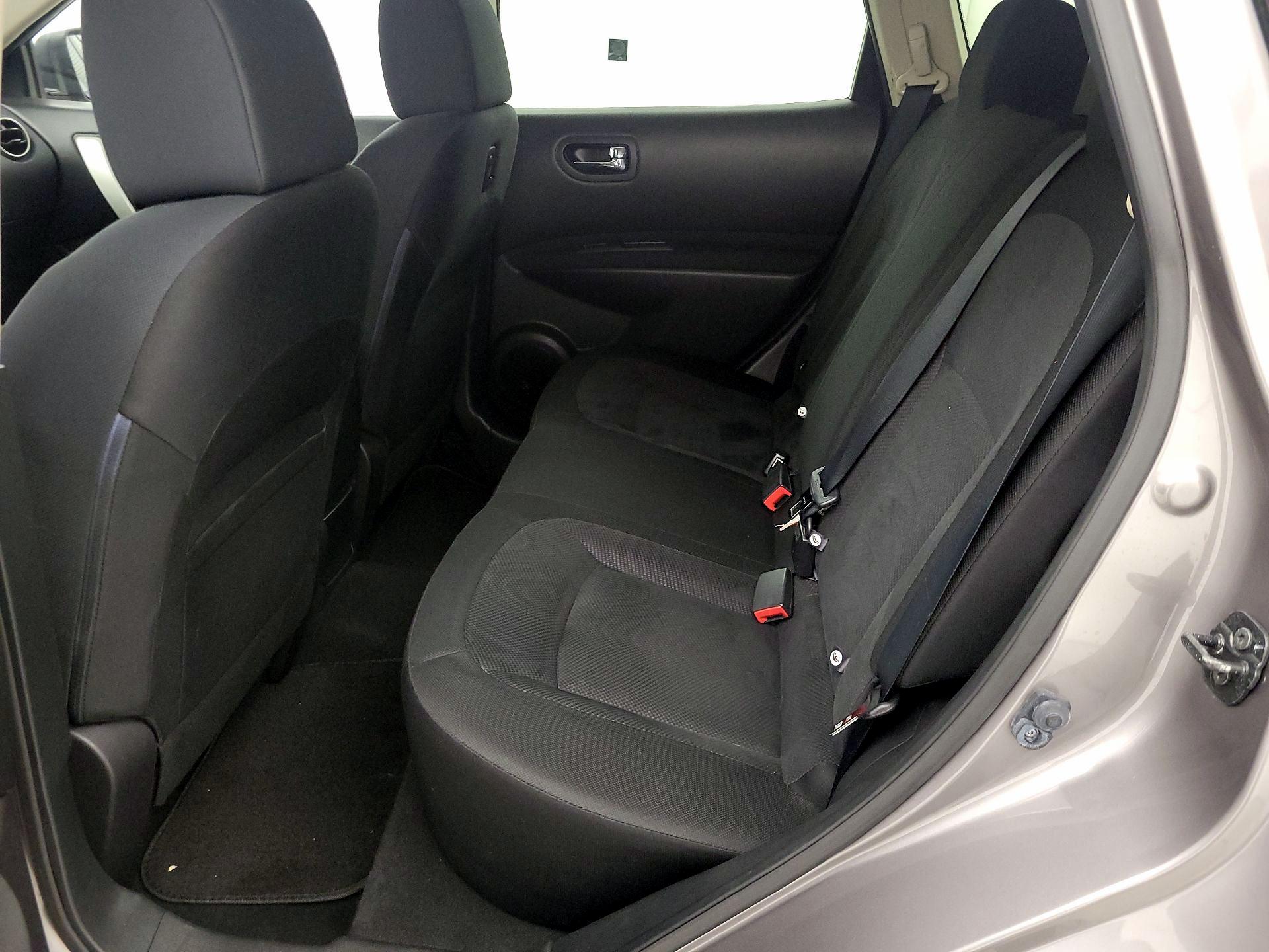 Thumbnail: 2015 Nissan Rogue - 18