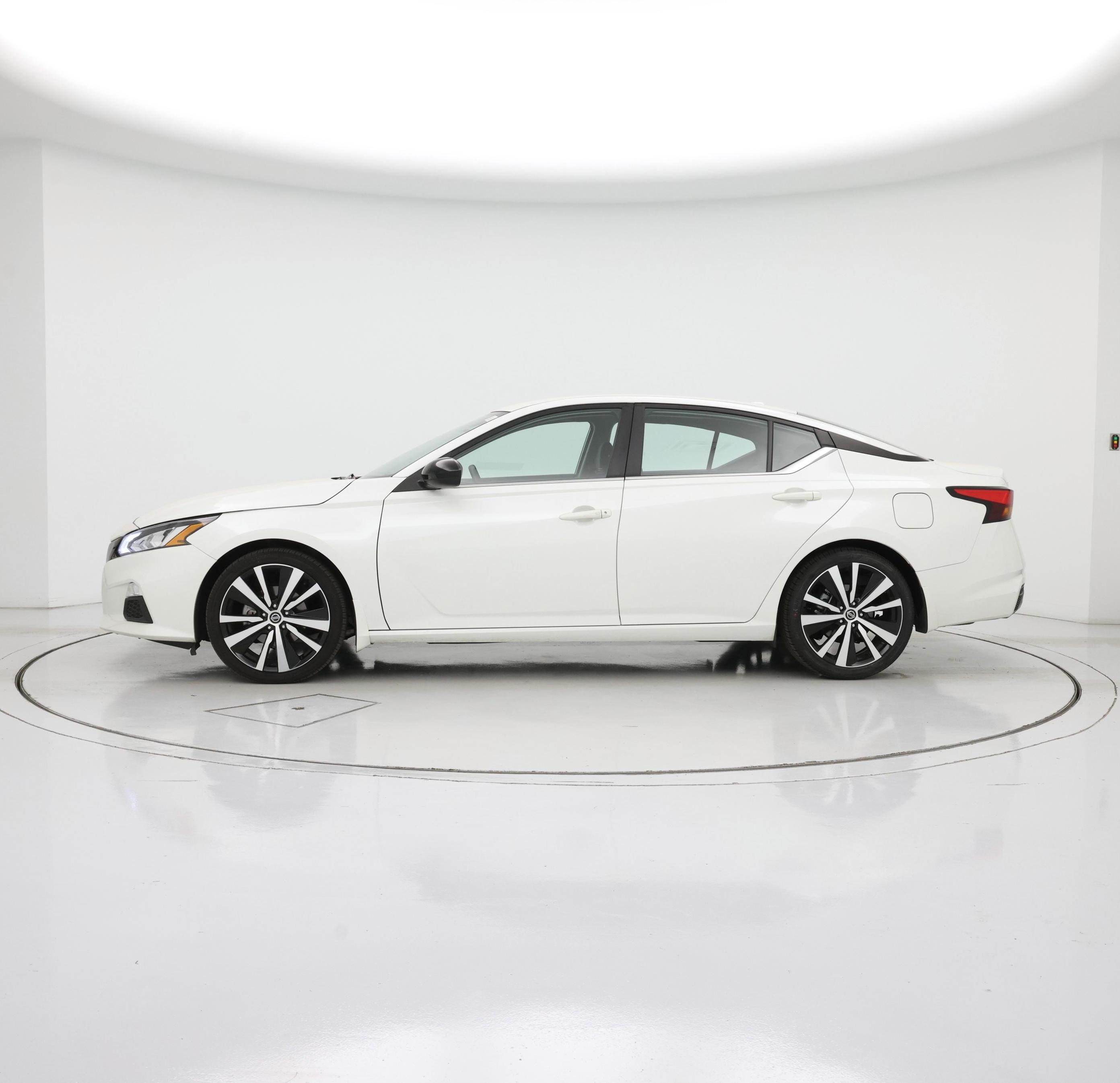 Thumbnail: 2022 Nissan Altima - 3