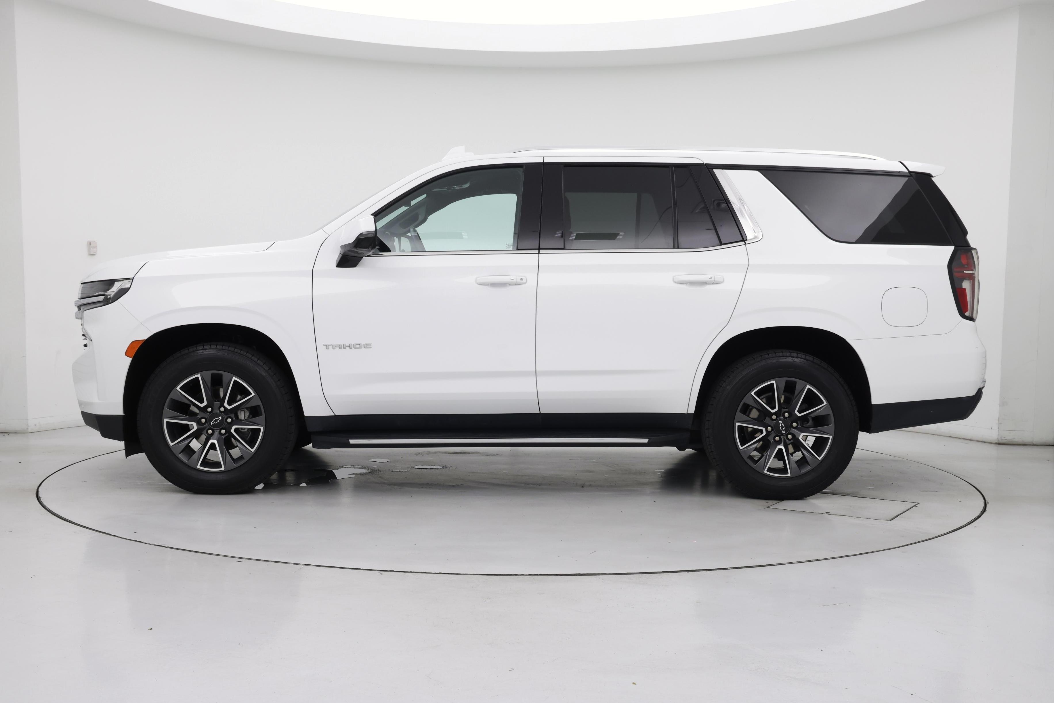 Thumbnail: 2023 Chevrolet Tahoe - 3