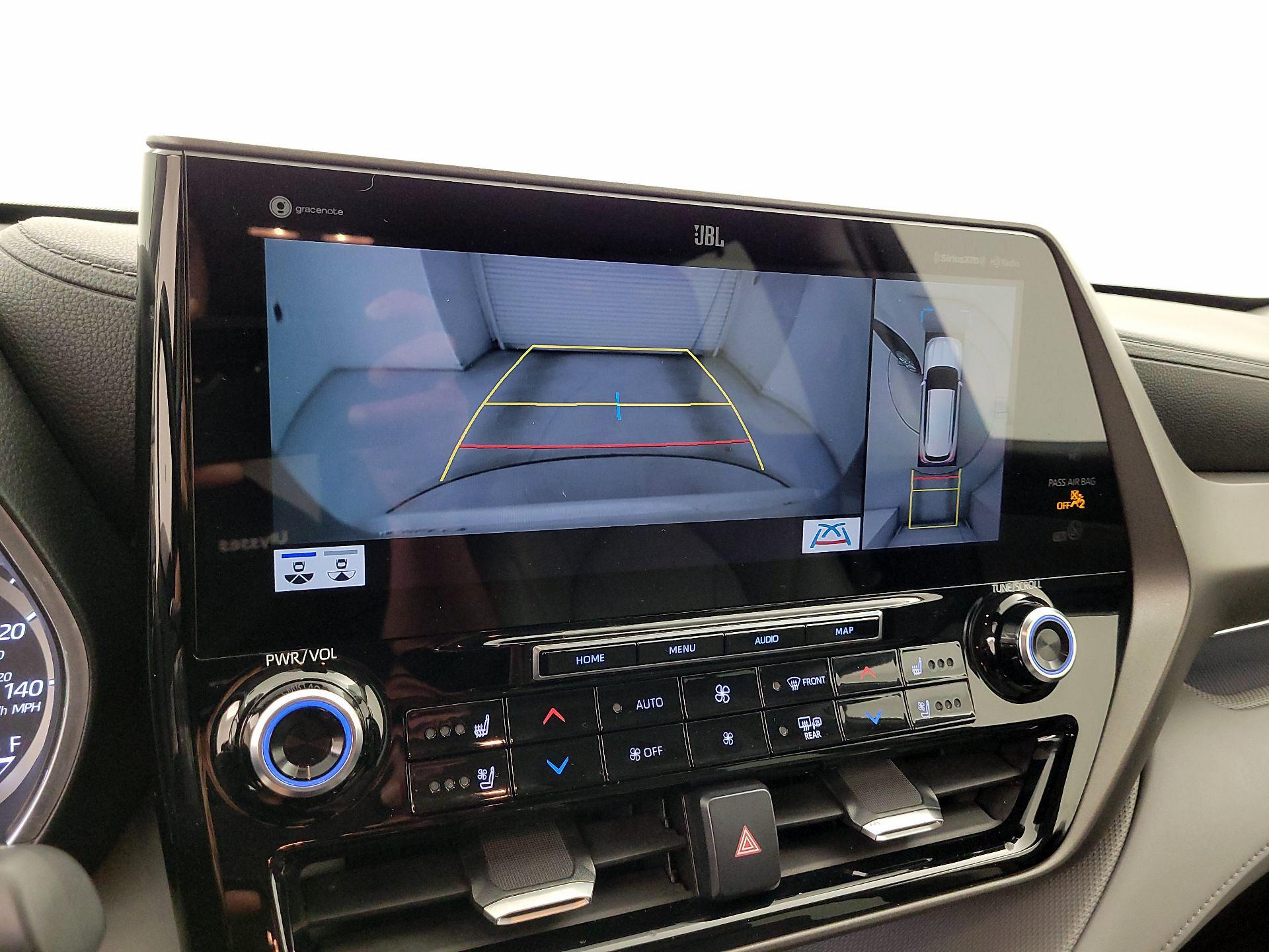 Thumbnail: 2020 Toyota Highlander - 15