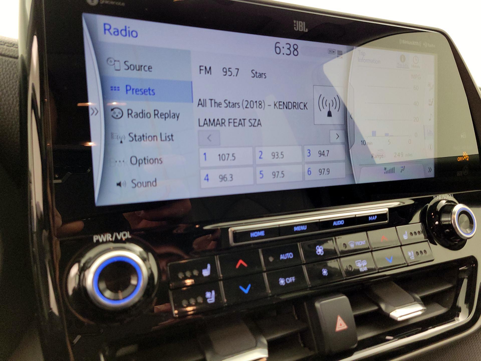 Thumbnail: 2020 Toyota Highlander - 16