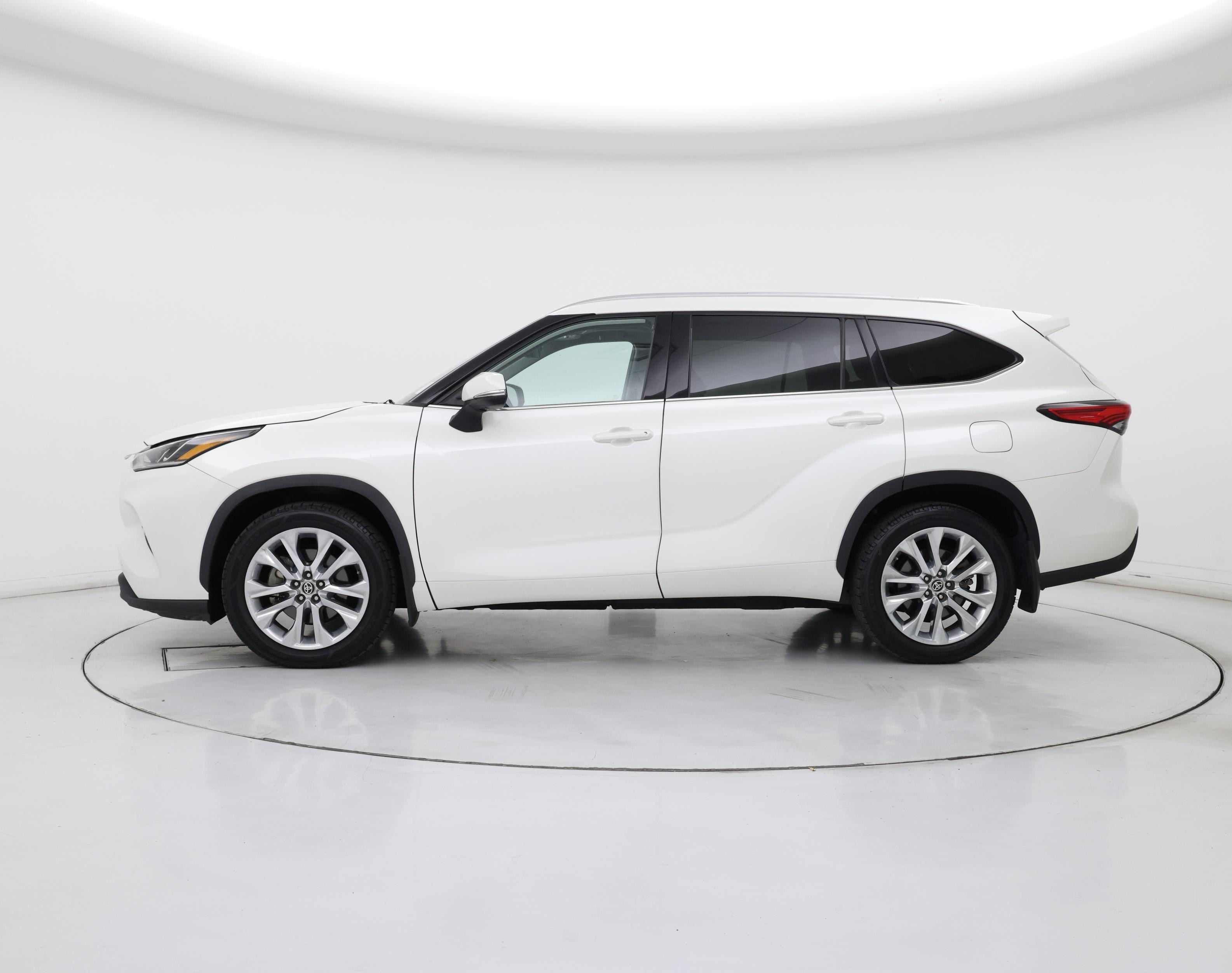 Thumbnail: 2020 Toyota Highlander - 3