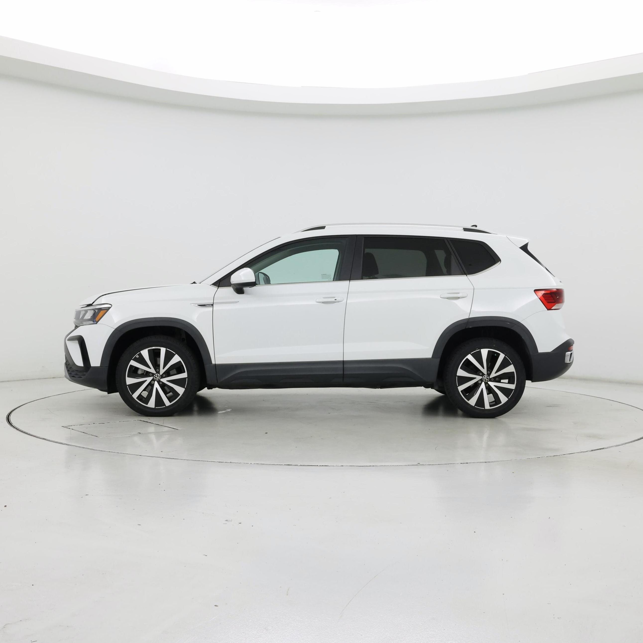 Thumbnail: 2022 Volkswagen Taos - 3