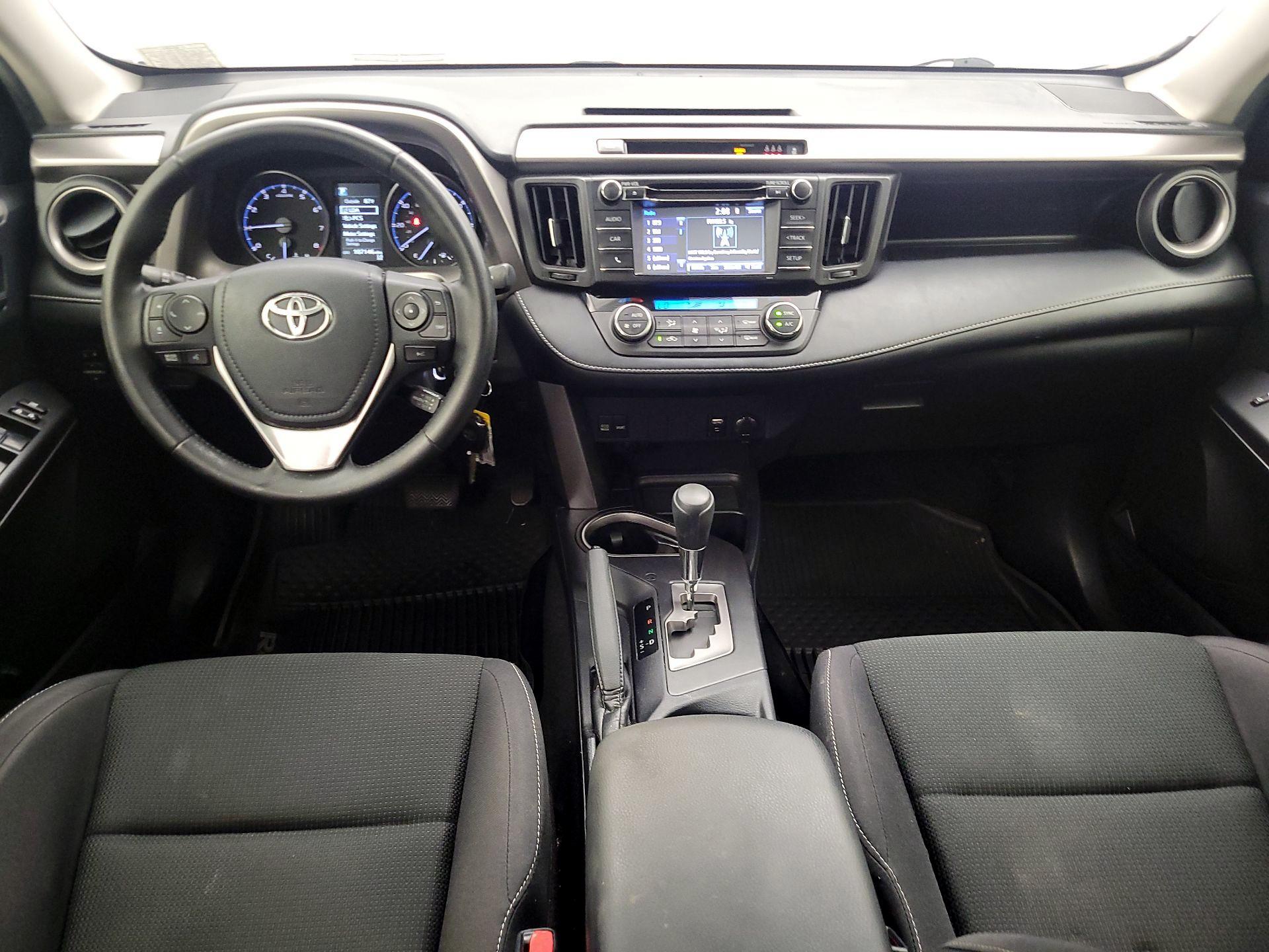 Thumbnail: 2018 Toyota RAV4 - 9
