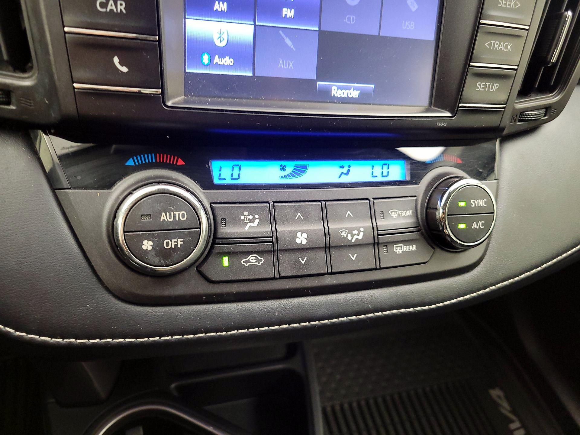 Thumbnail: 2018 Toyota RAV4 - 16