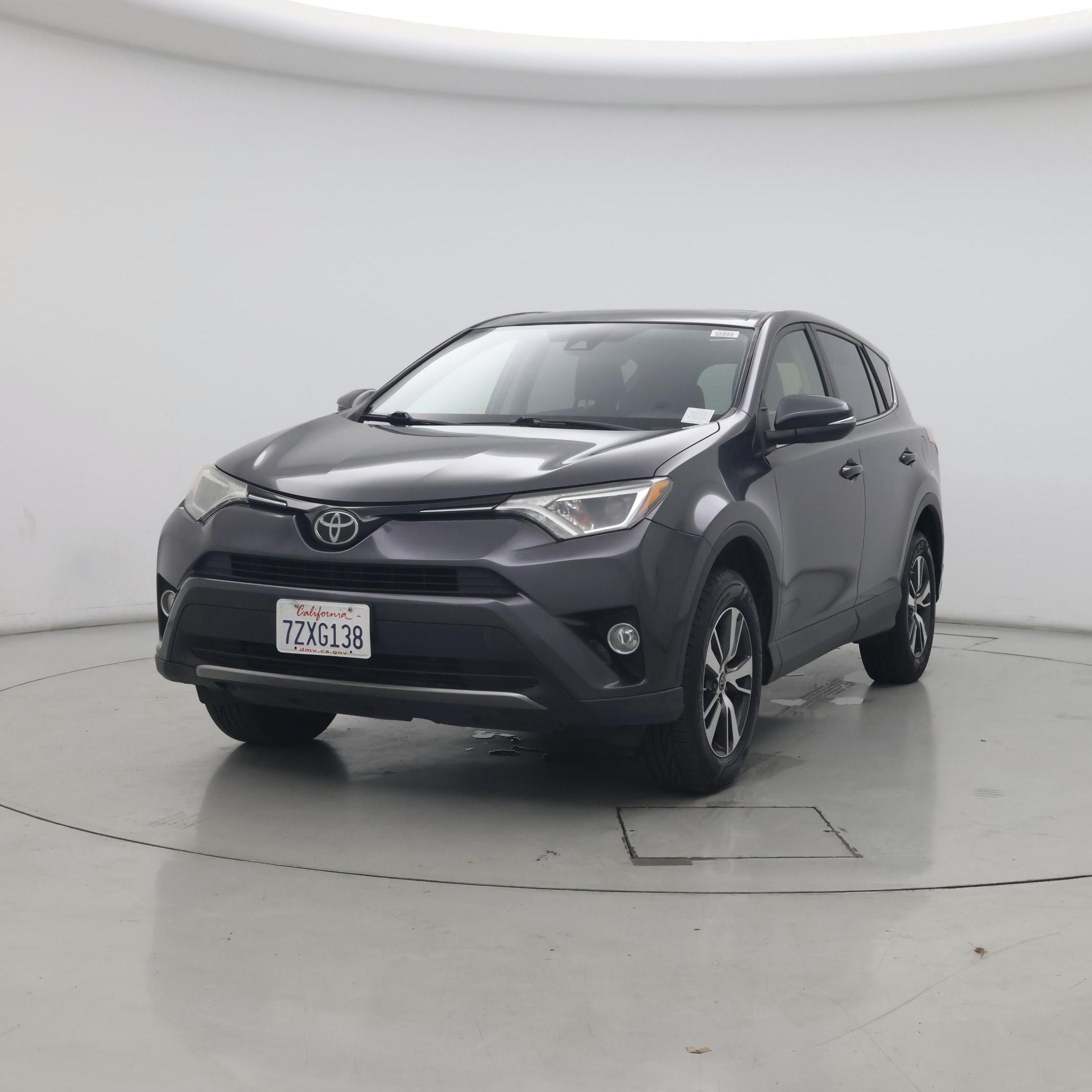 Thumbnail: 2018 Toyota RAV4 - 4