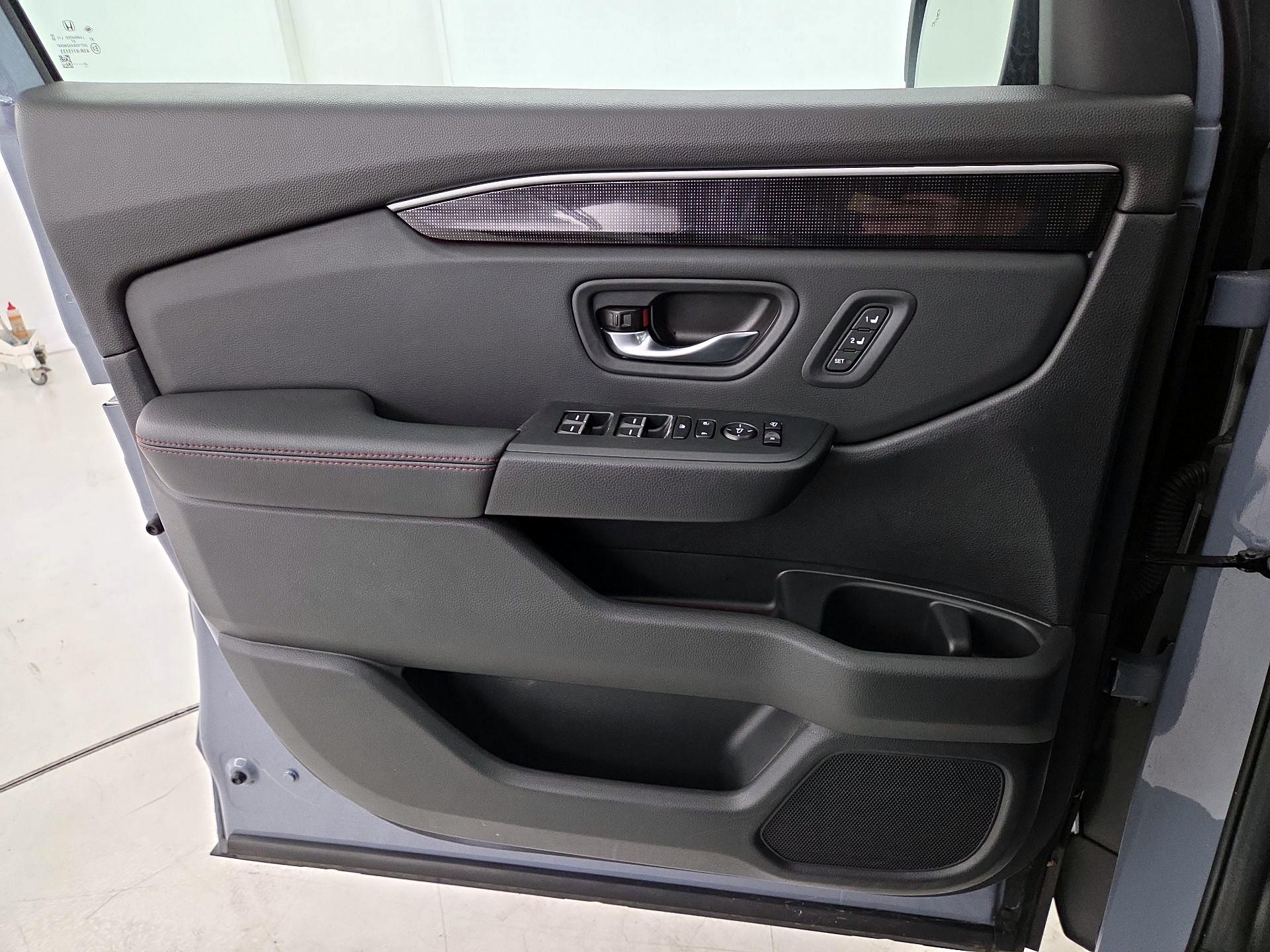 Thumbnail: 2025 Honda Pilot - 12