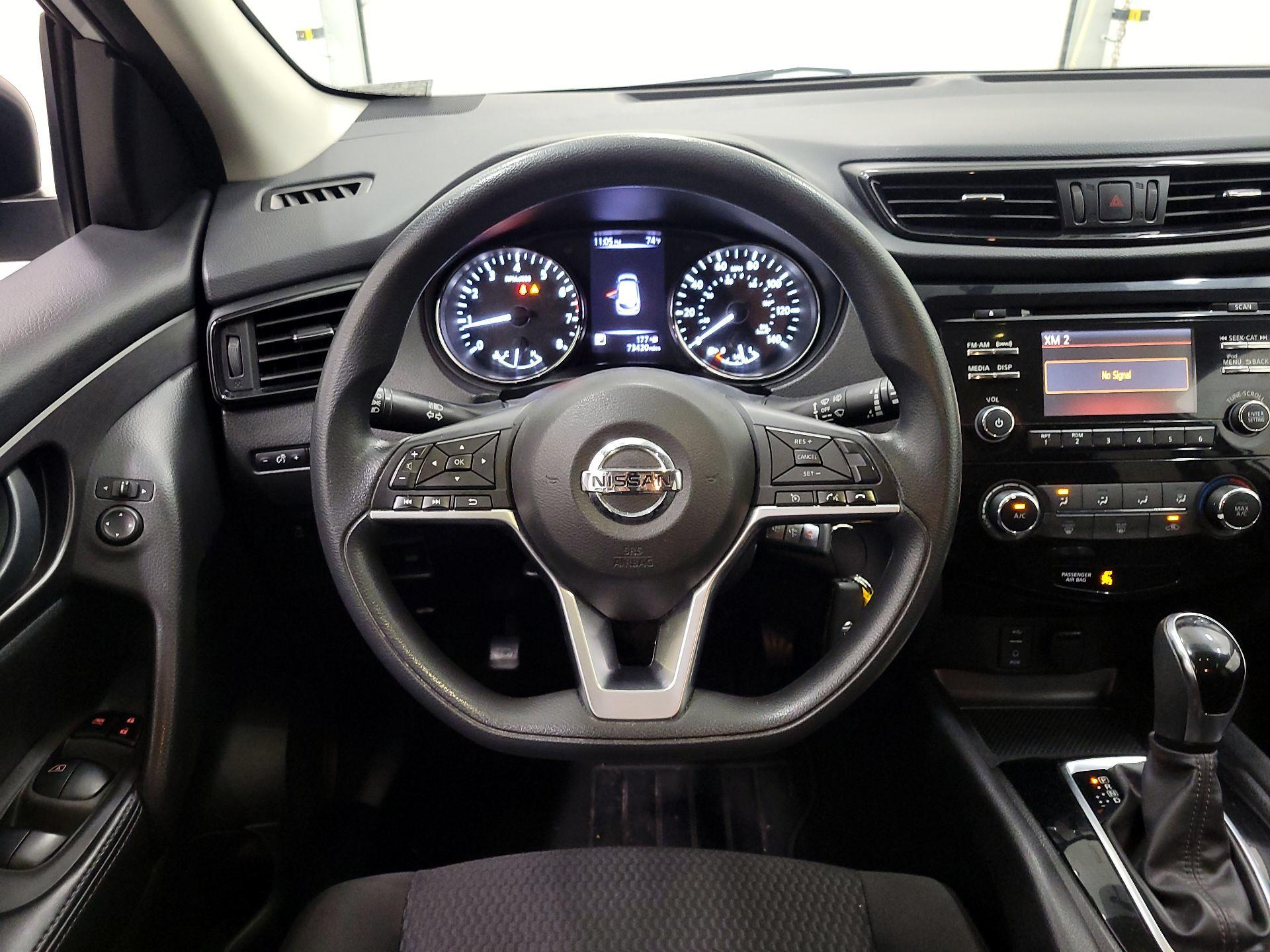Thumbnail: 2017 Nissan Rogue Sport - 10