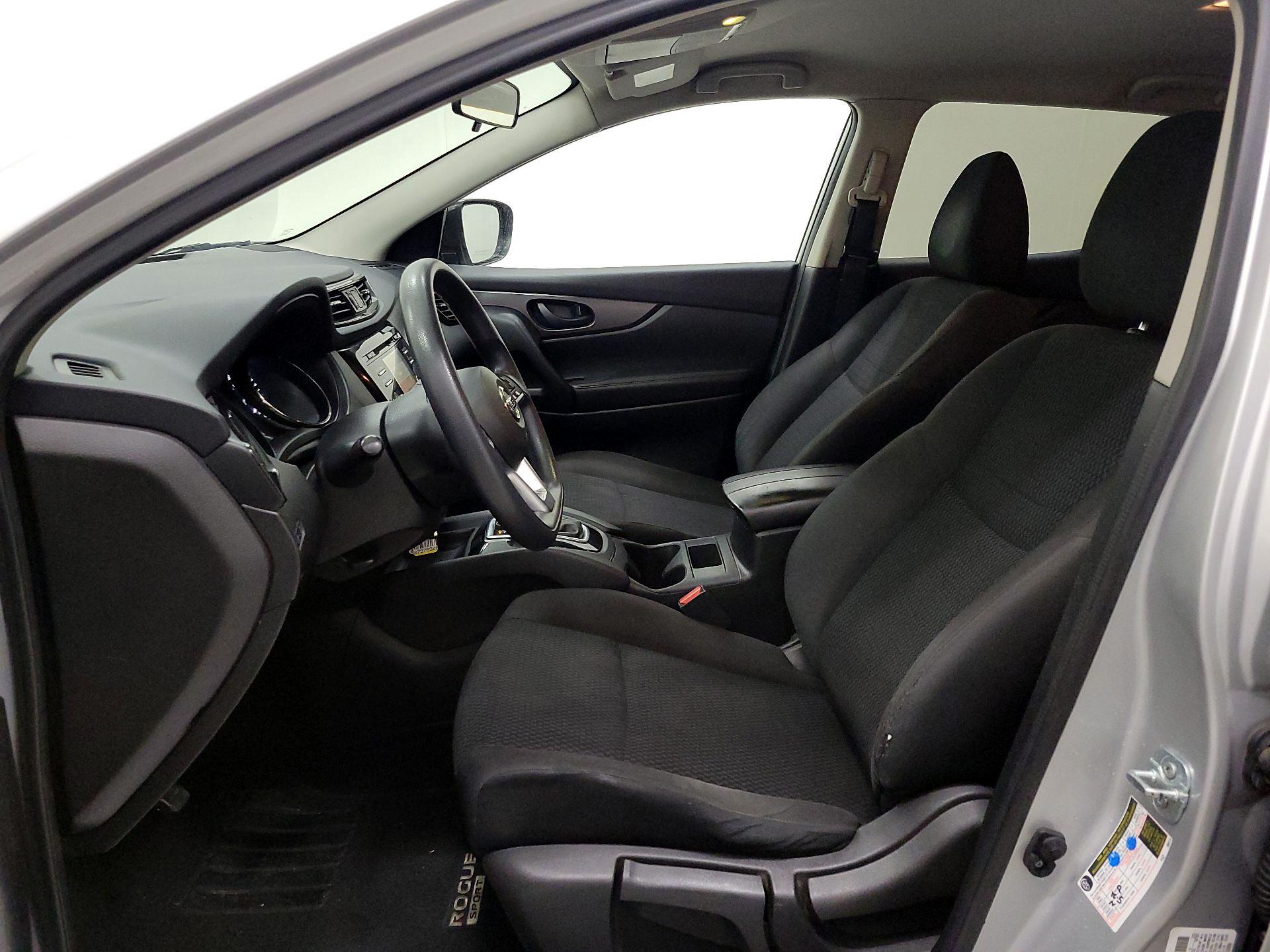 Thumbnail: 2017 Nissan Rogue Sport - 11