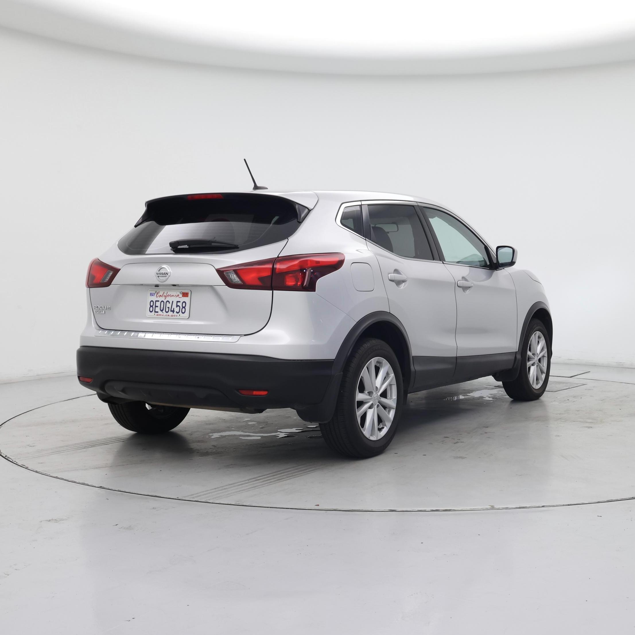 Thumbnail: 2017 Nissan Rogue Sport - 8