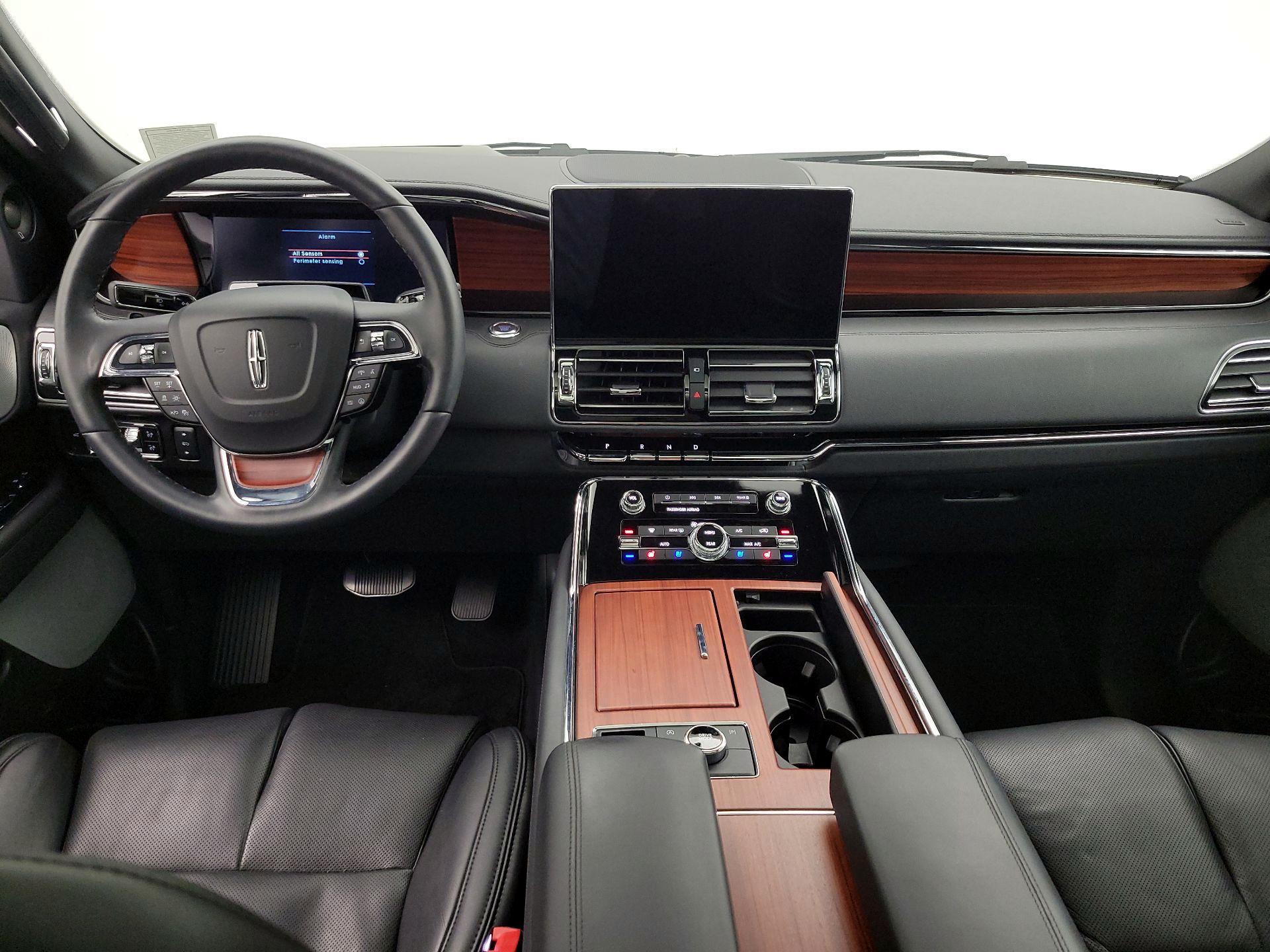 Thumbnail: 2024 Lincoln Navigator - 9