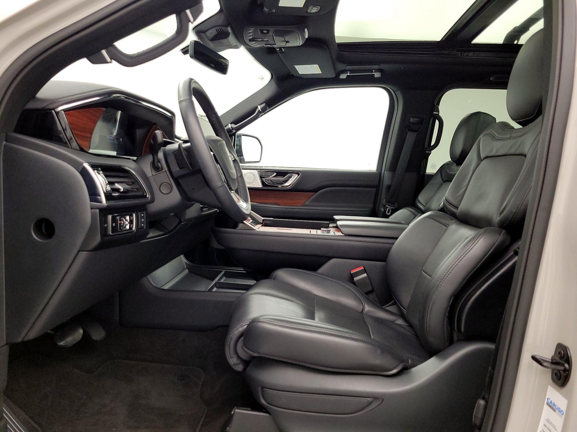 Thumbnail: 2024 Lincoln Navigator - 11