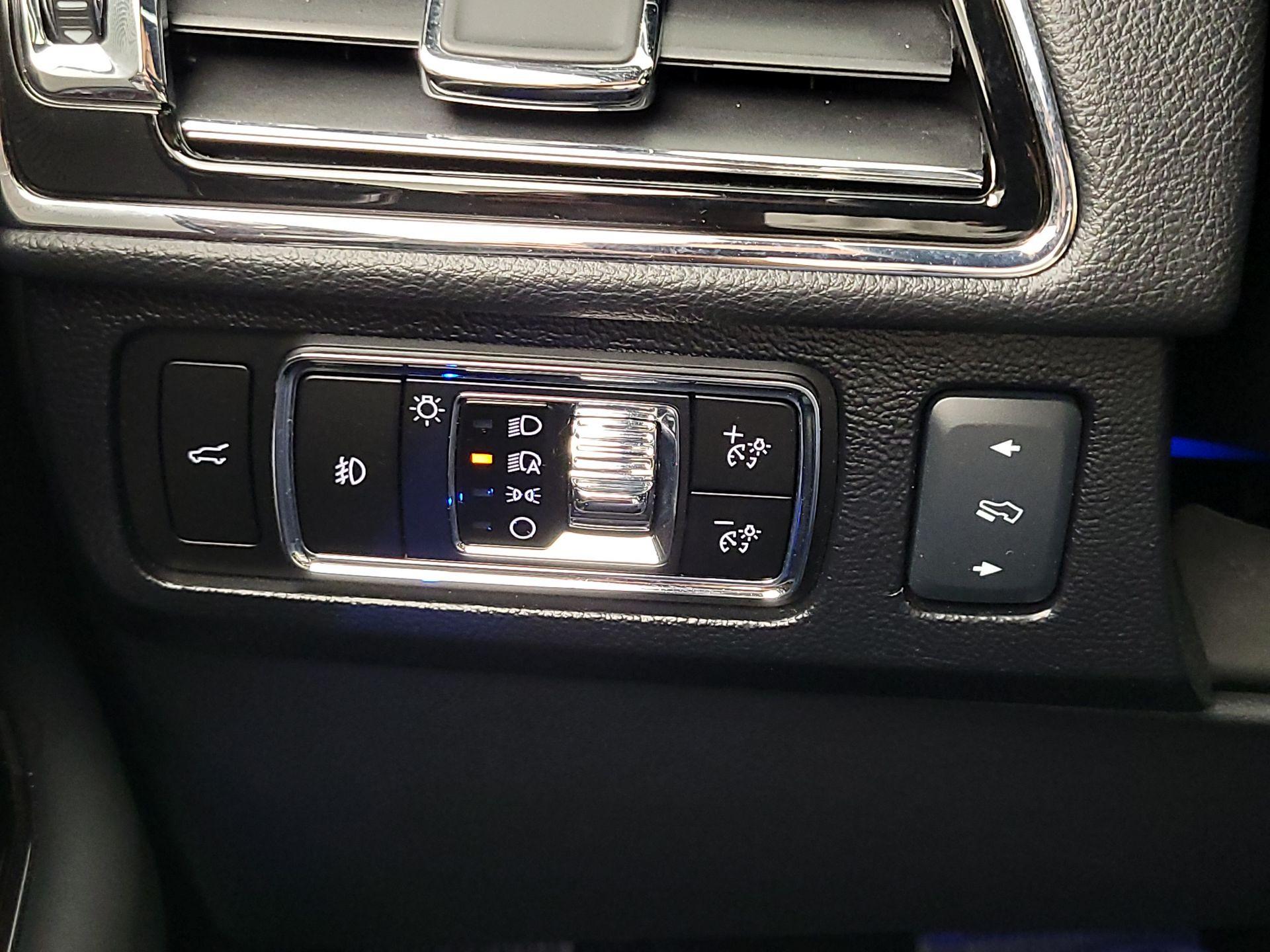 Thumbnail: 2024 Lincoln Navigator - 13