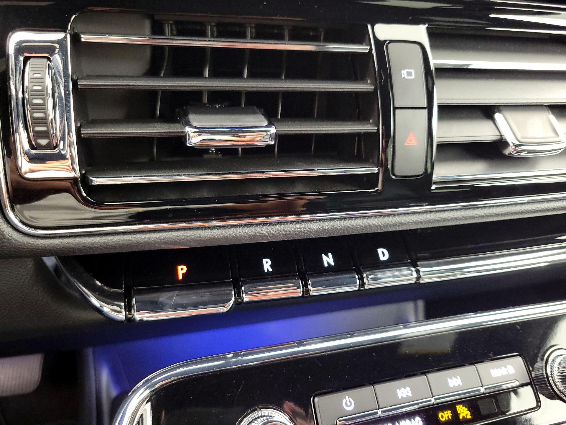 Thumbnail: 2024 Lincoln Navigator - 18
