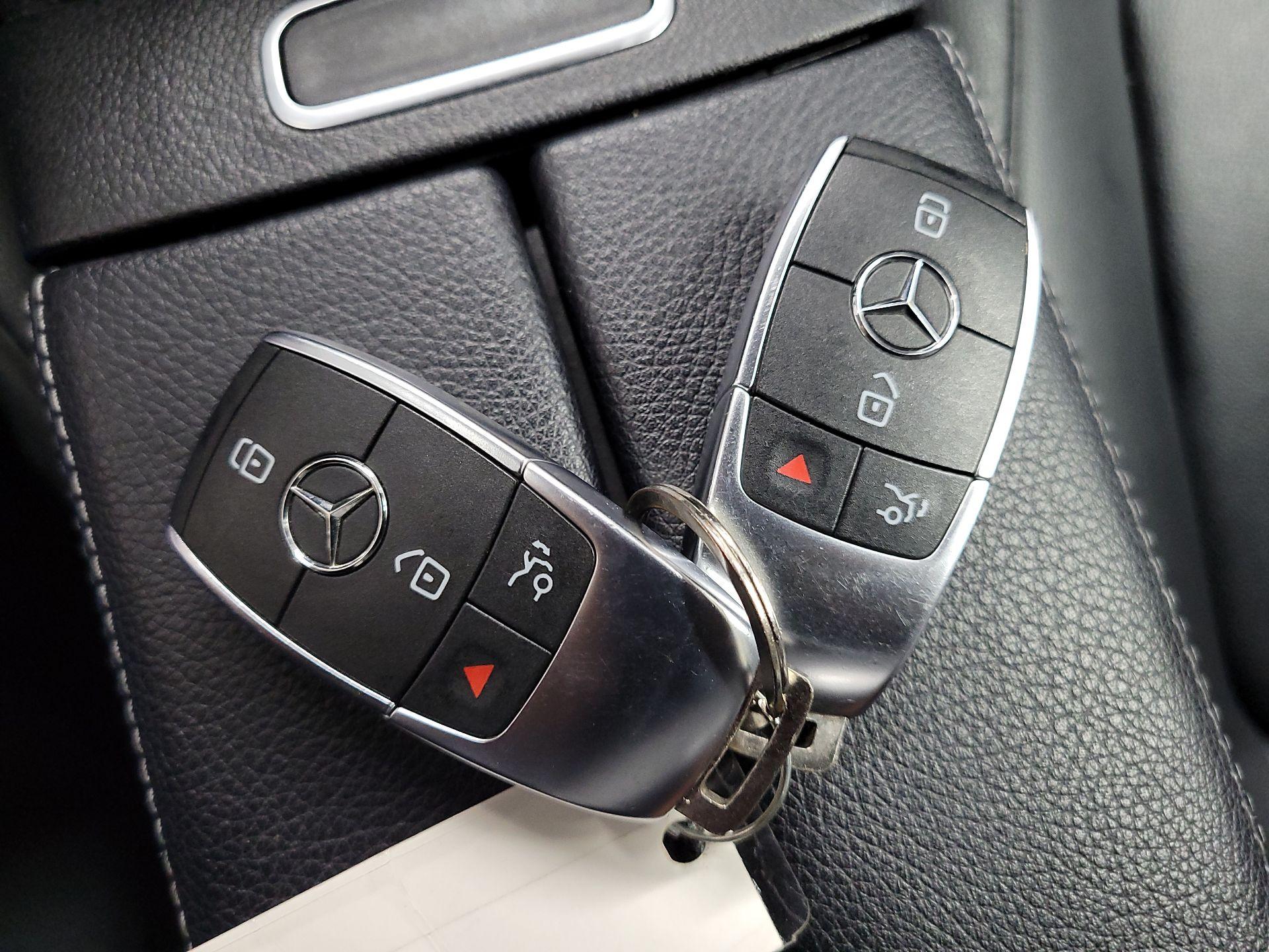 Thumbnail: 2020 Mercedes-Benz GLB - 20