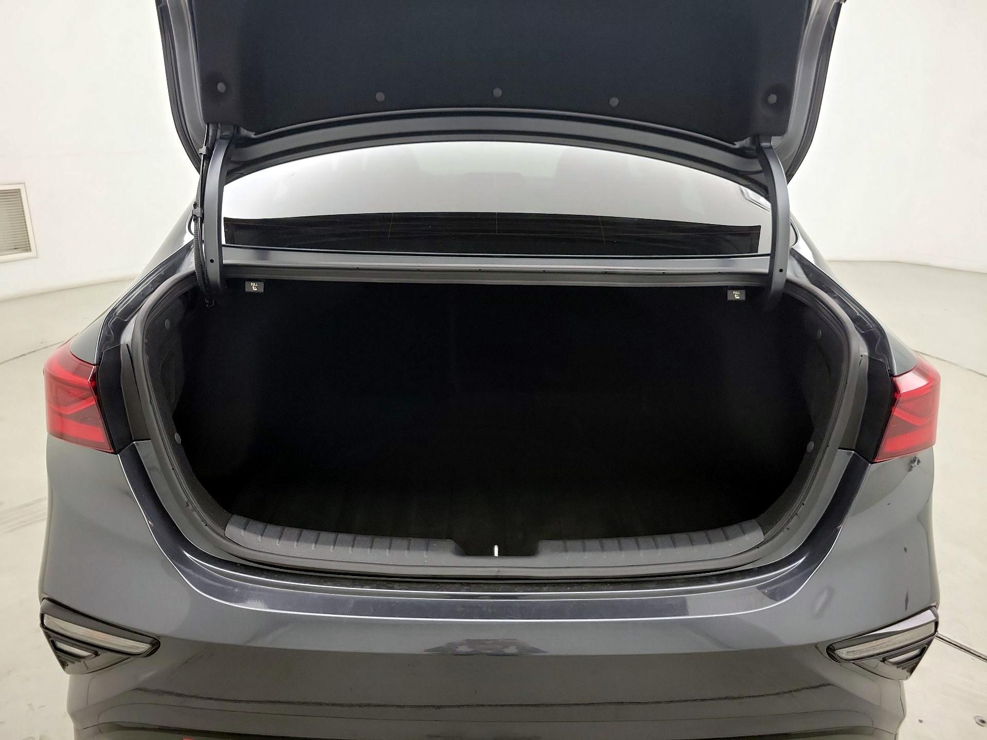 Thumbnail: 2021 Kia Forte - 20