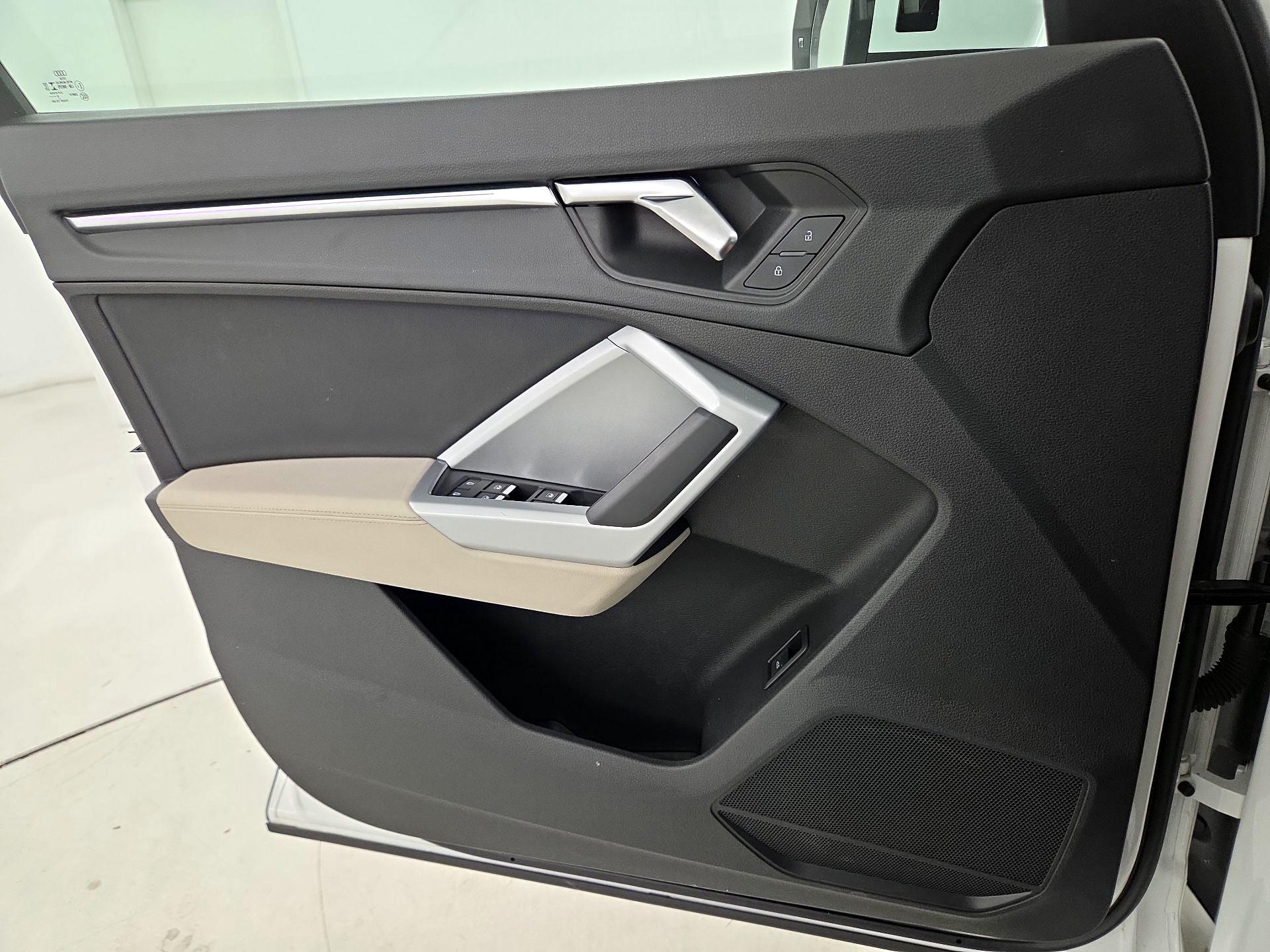 Thumbnail: 2021 Audi Q3 - 12