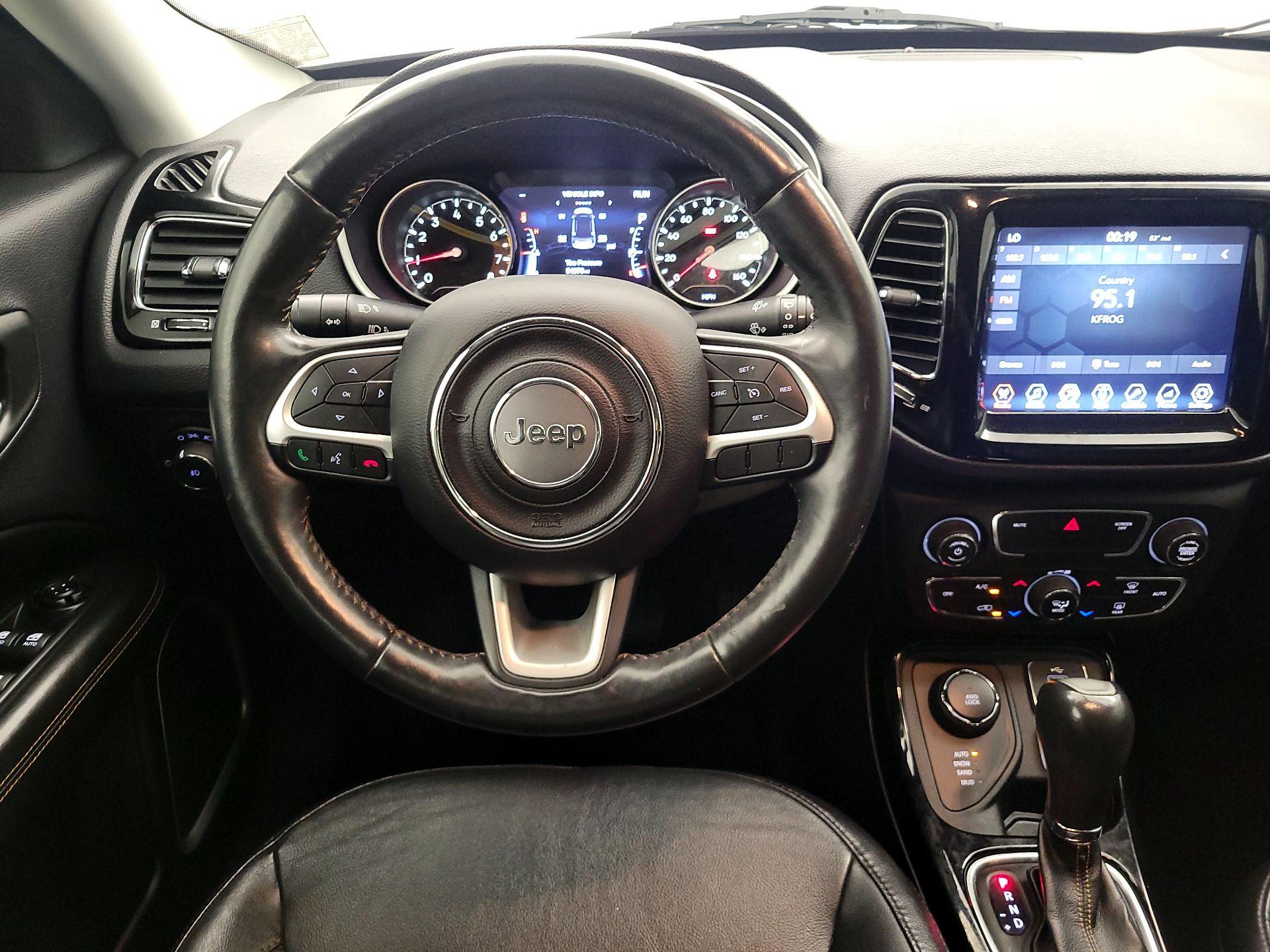 Thumbnail: 2017 Jeep Compass - 10