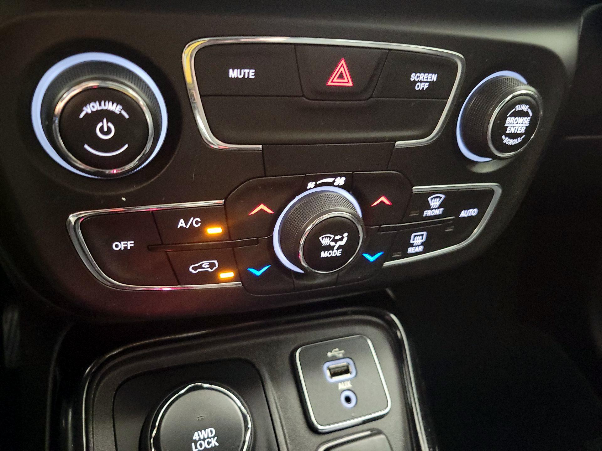 Thumbnail: 2017 Jeep Compass - 16