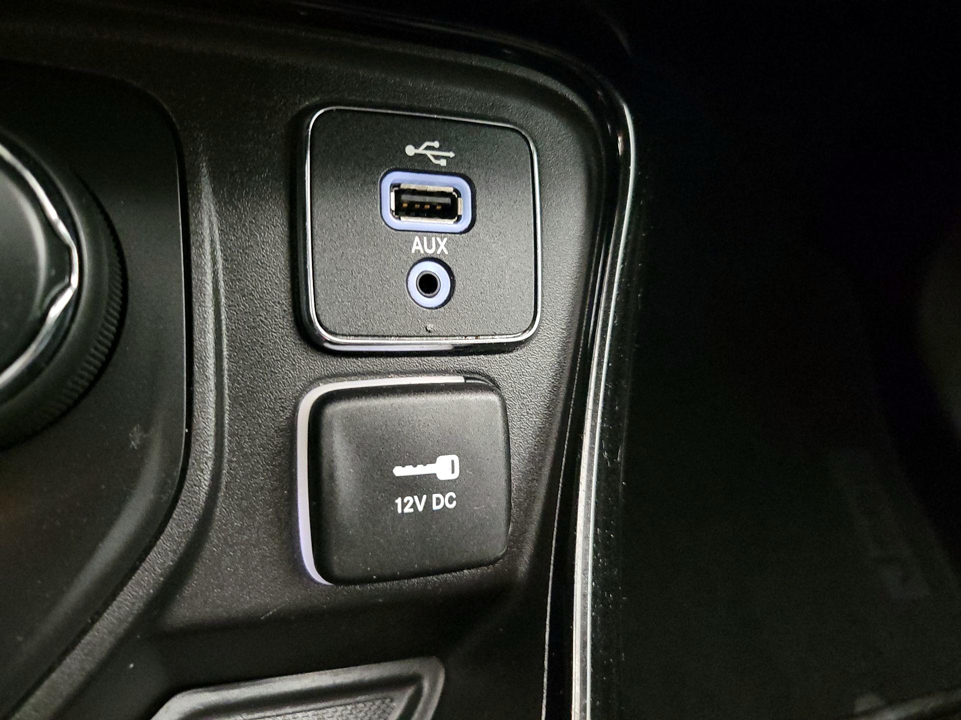 Thumbnail: 2017 Jeep Compass - 18