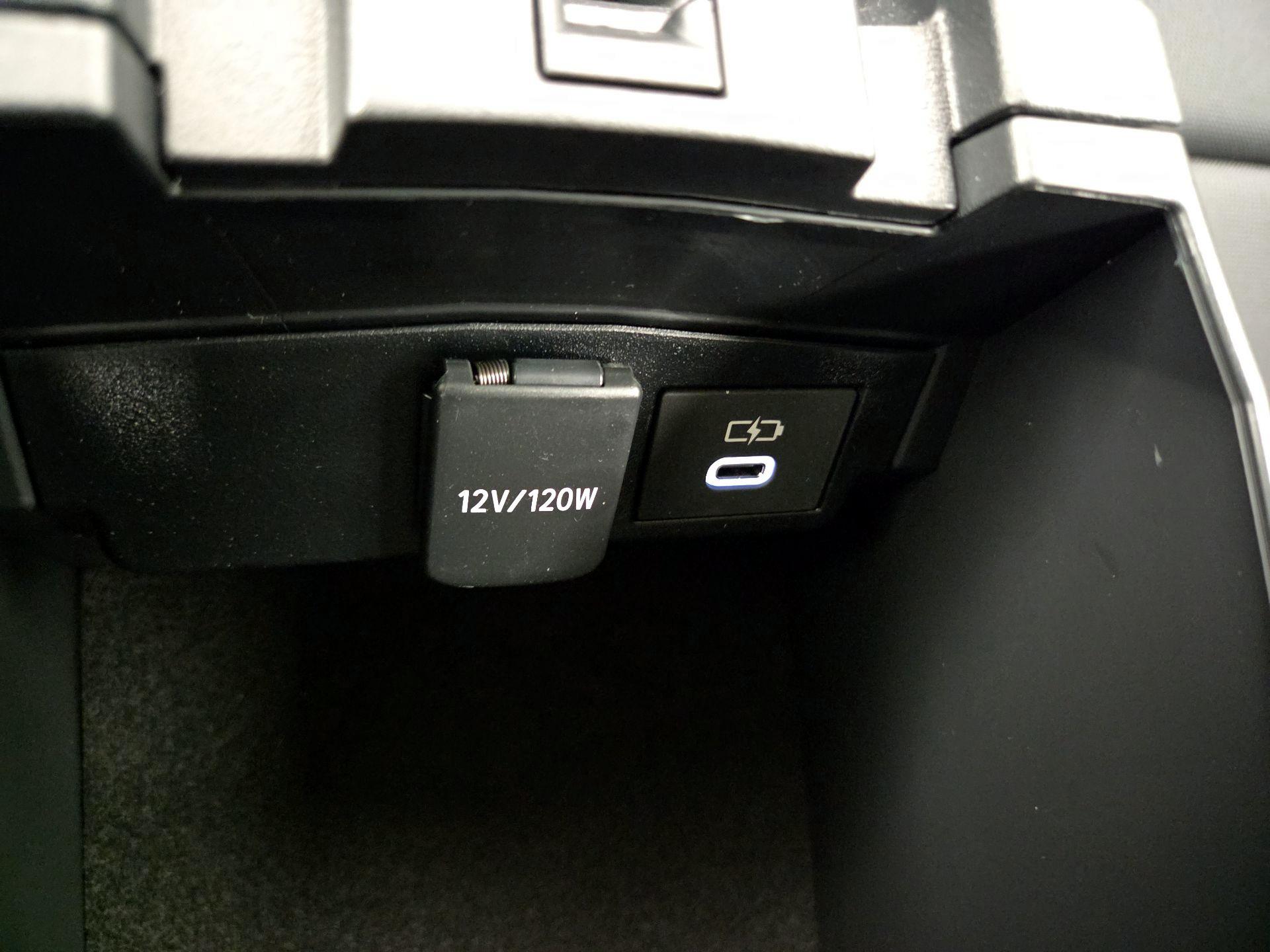 Thumbnail: 2025 Toyota Corolla - 18