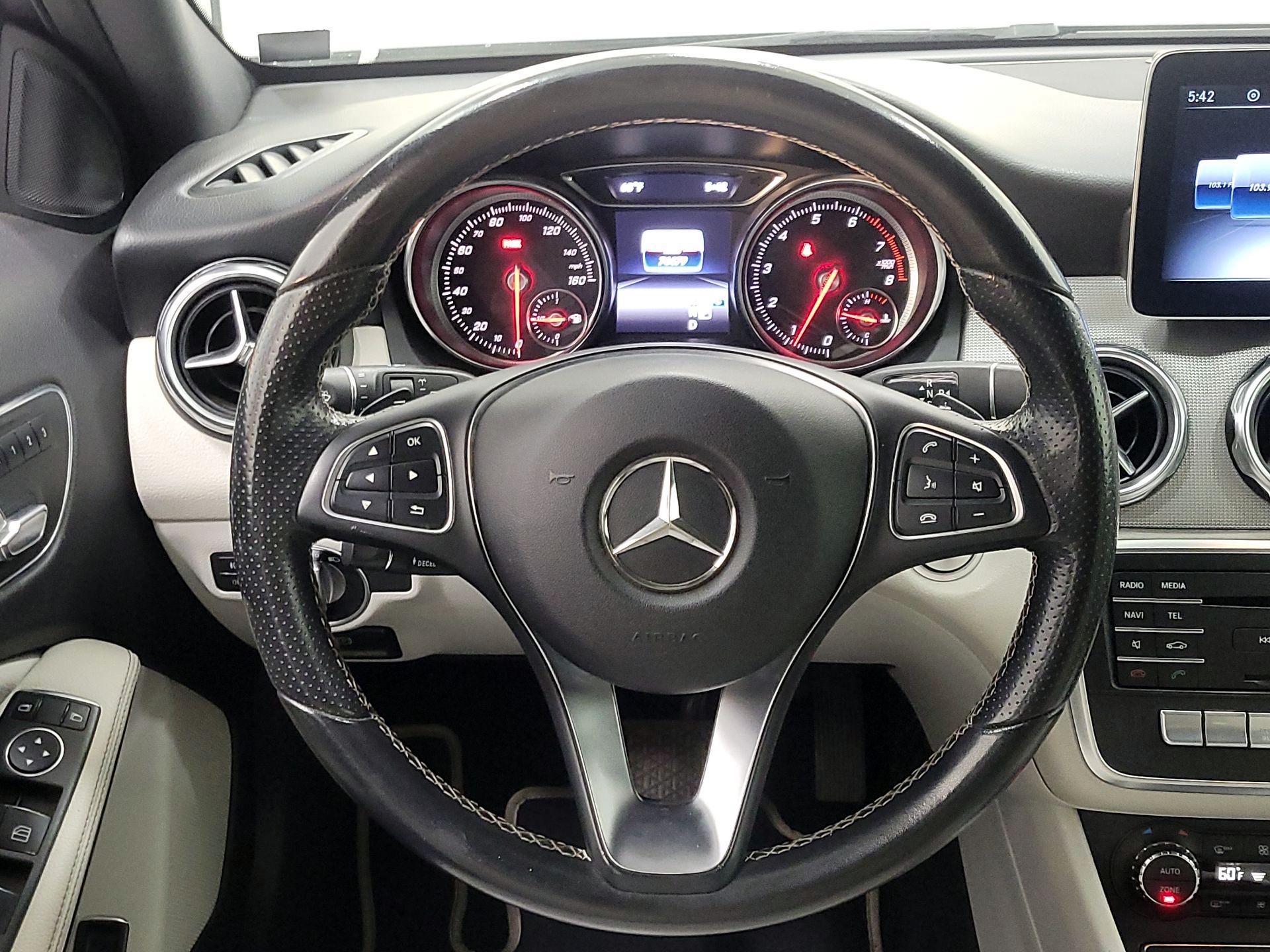 Thumbnail: 2018 Mercedes-Benz GLA - 10