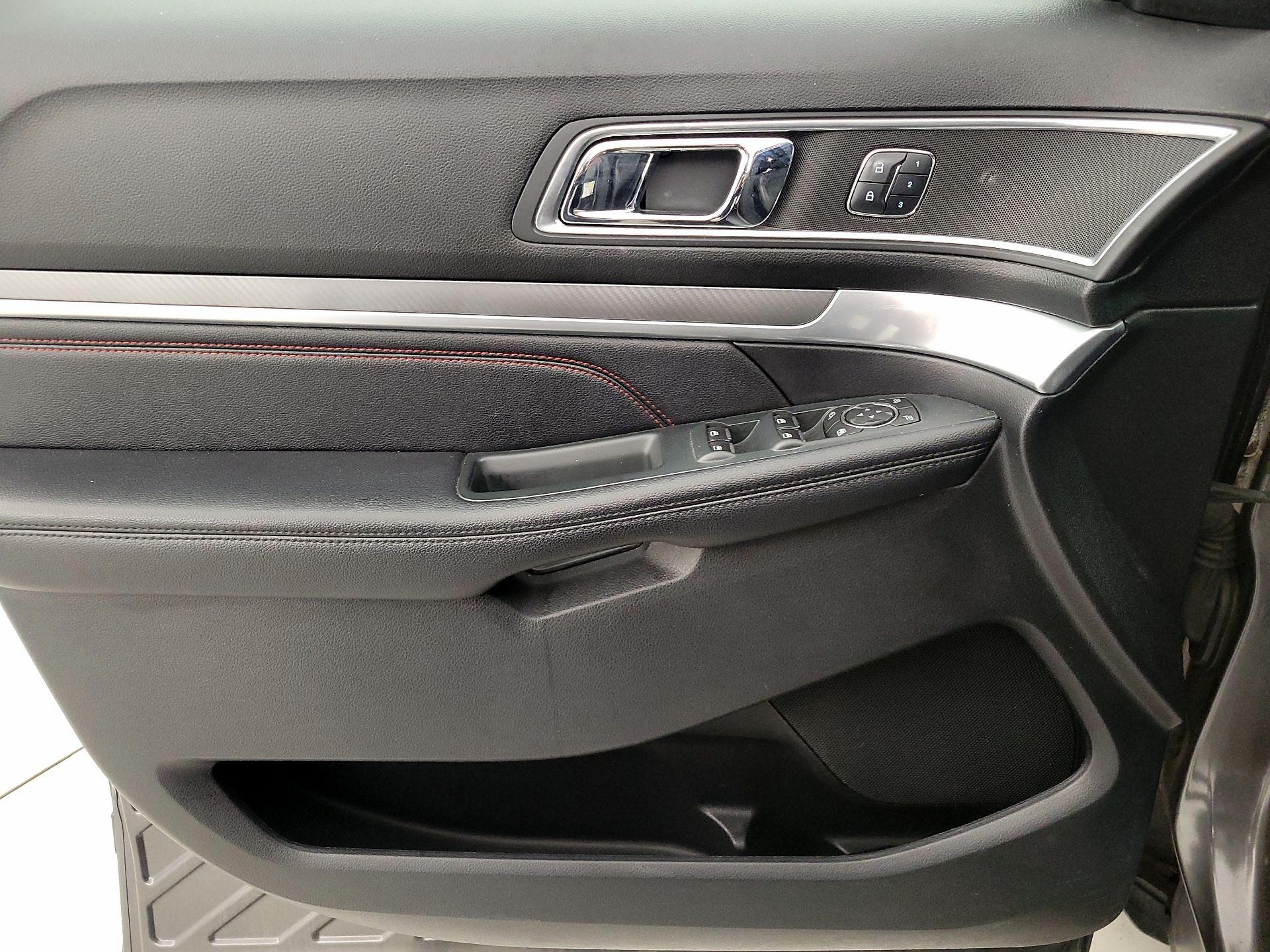 Thumbnail: 2018 Ford Explorer - 12