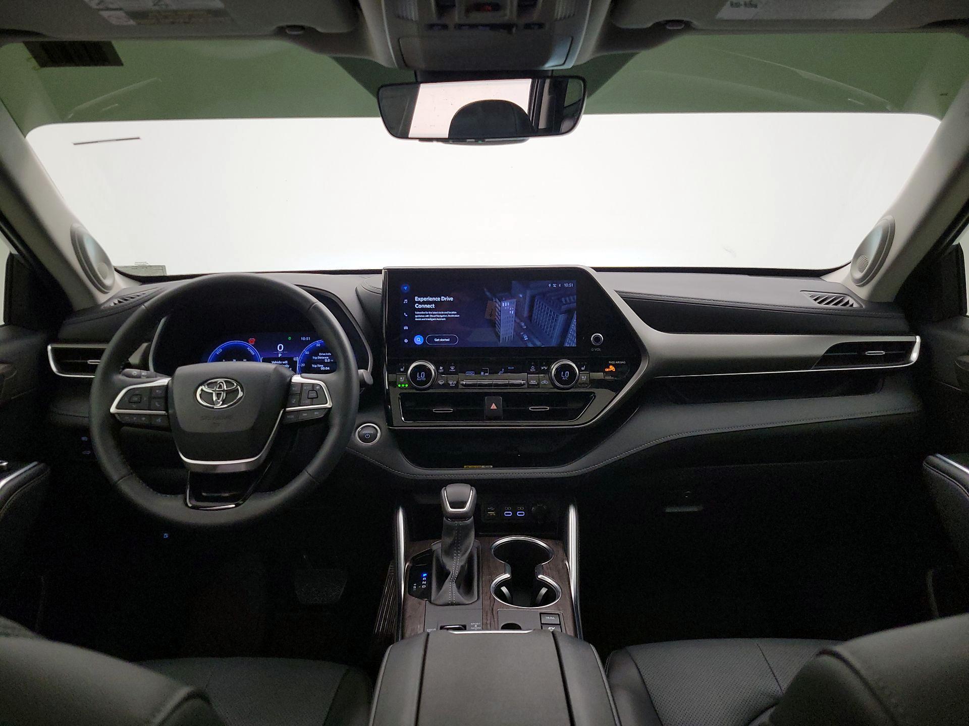 Thumbnail: 2024 Toyota Highlander - 9