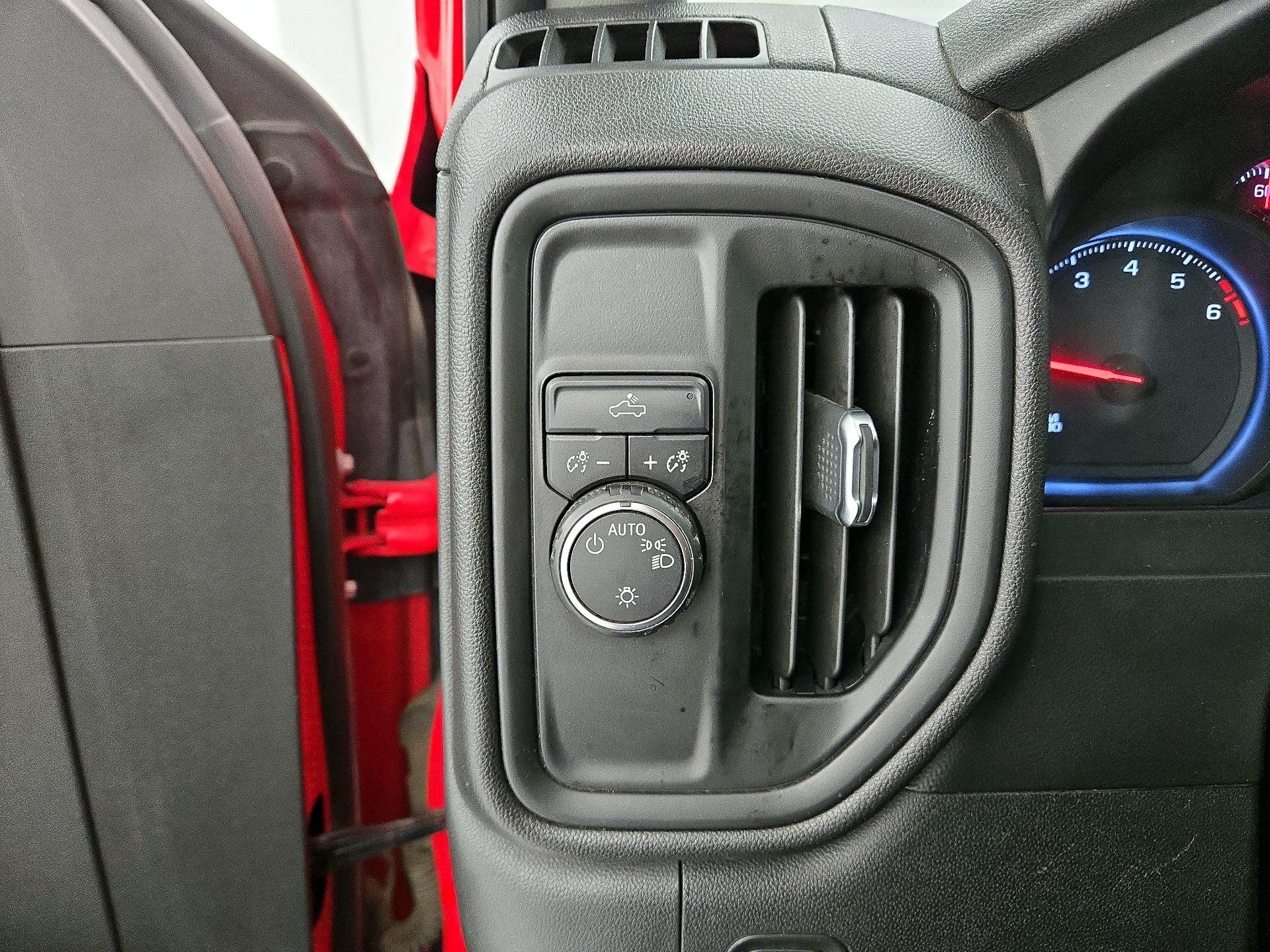 Thumbnail: 2020 Chevrolet Silverado 1500 - 13