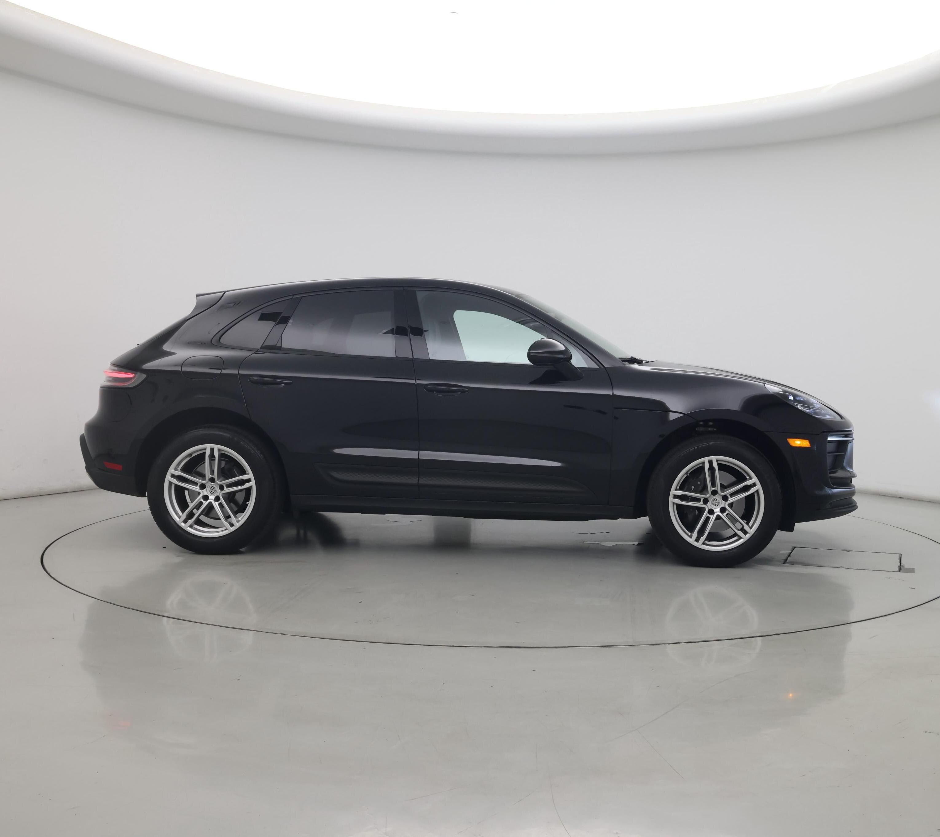 Thumbnail: 2024 Porsche Macan - 7
