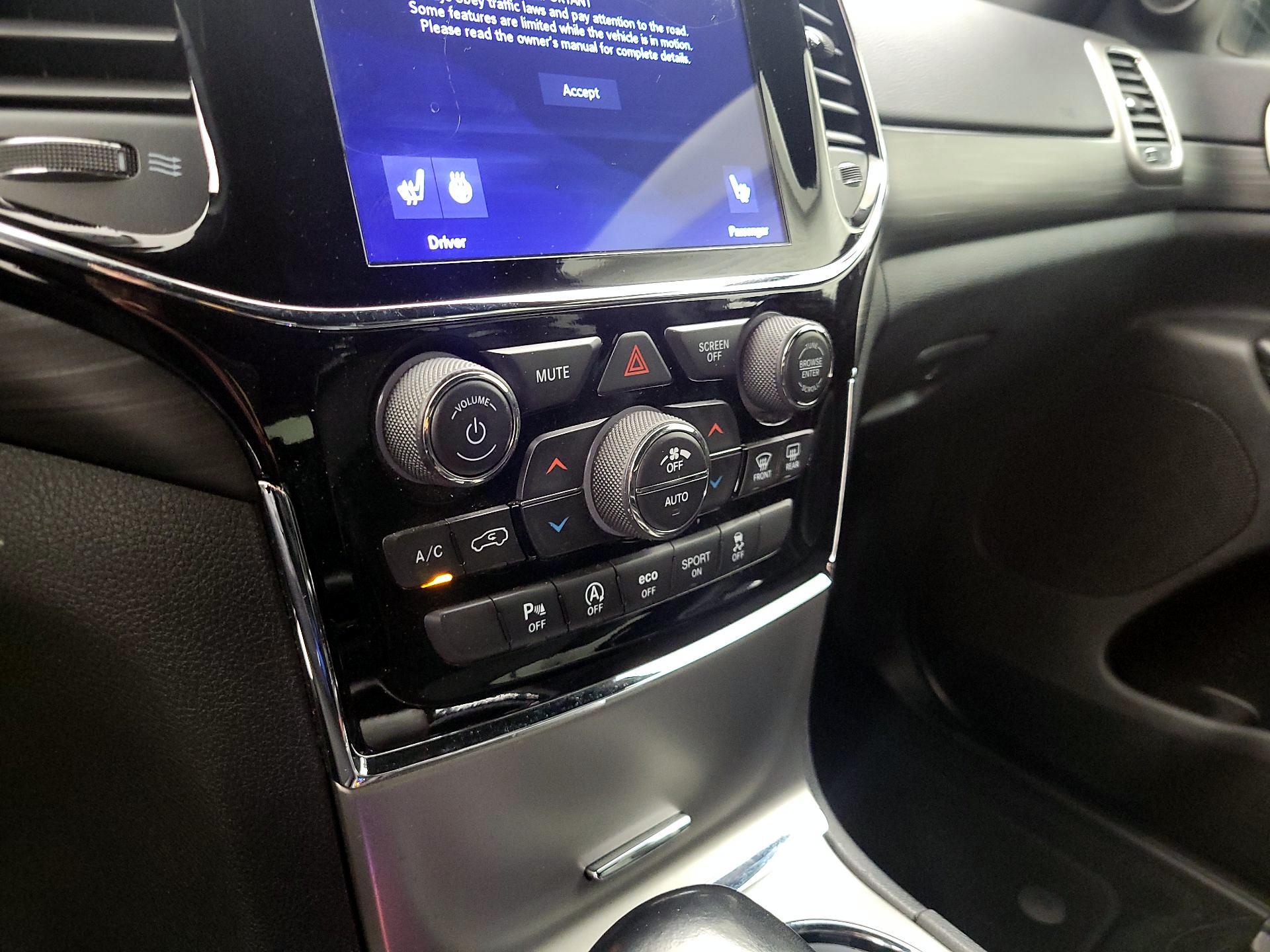 Thumbnail: 2019 Jeep Grand Cherokee - 16