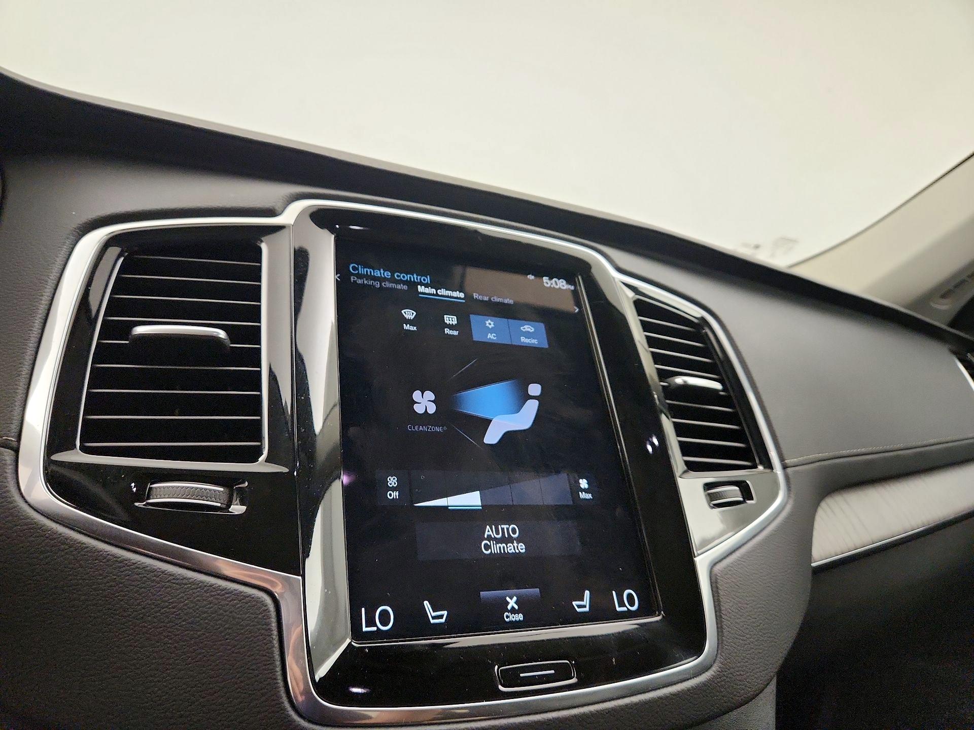 Thumbnail: 2022 Volvo XC90 - 17