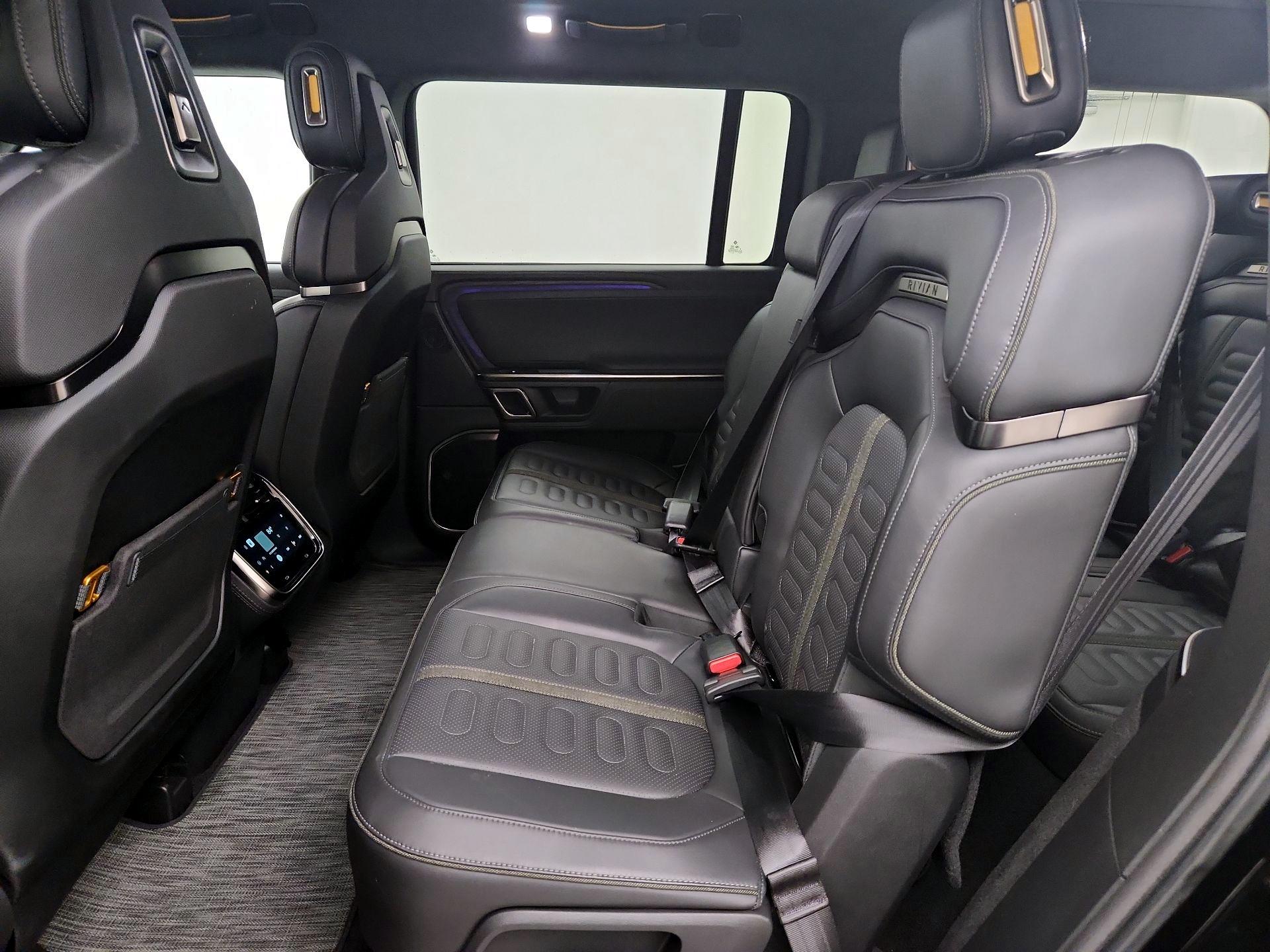 Thumbnail: 2024 Rivian R1S - 17