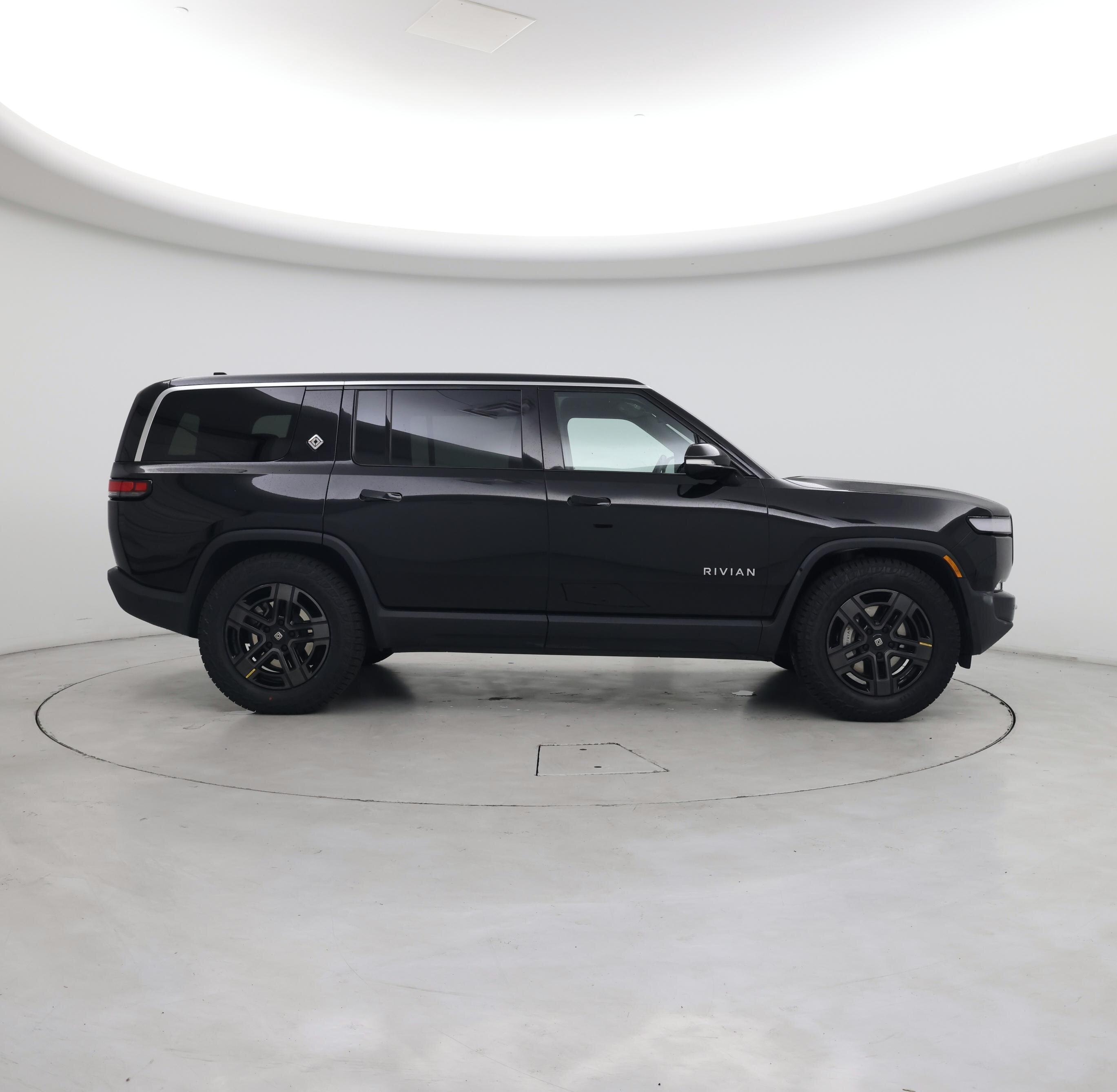 Thumbnail: 2024 Rivian R1S - 7
