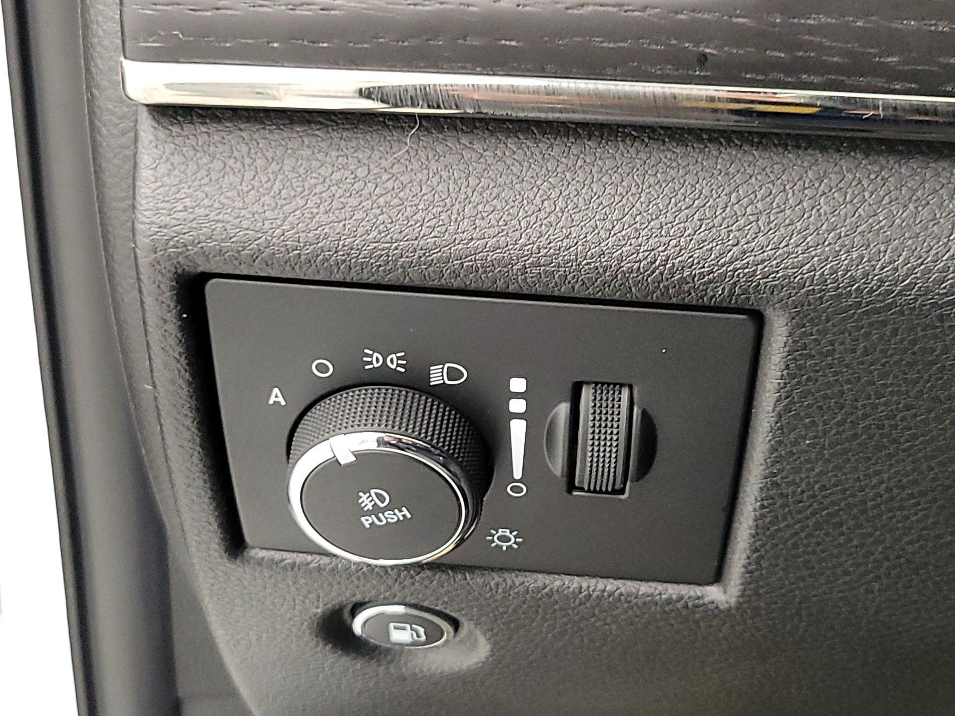 Thumbnail: 2021 Jeep Grand Cherokee - 13